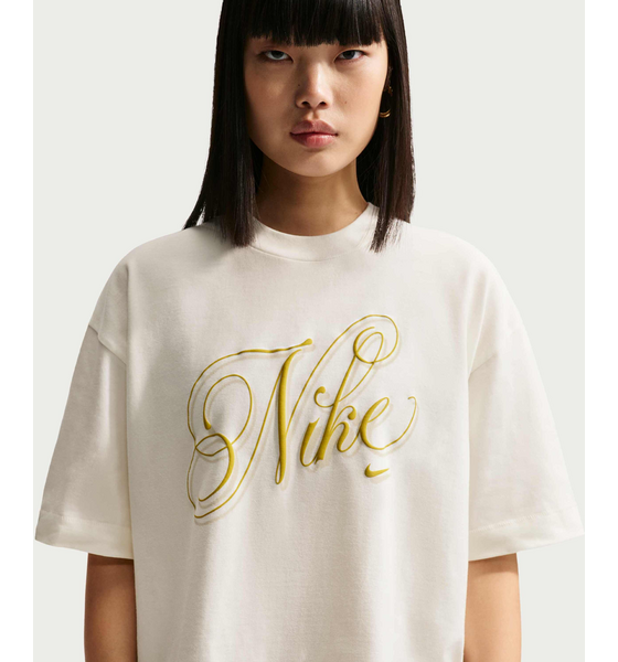 
NIKE, 
Women's Oversized Short-sleeve T-shirt Sportswear, 
Detail 1
