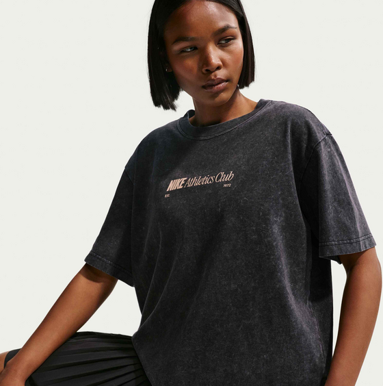 
NIKE, 
Women's Oversized T-shirt Sportswear Classic, 
Detail 1

