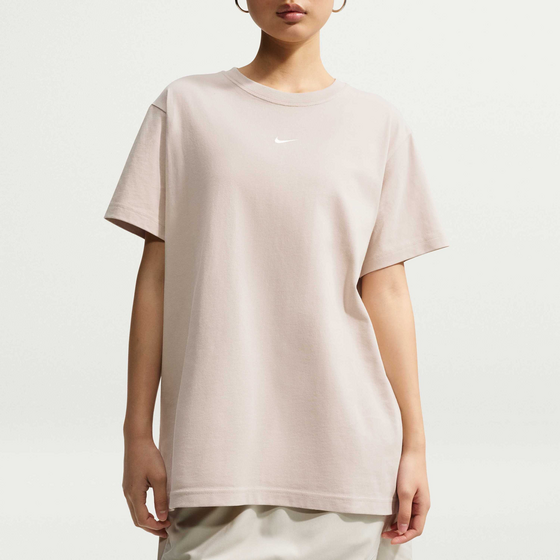 
NIKE, 
Women's Oversized T-shirt Sportswear Classic, 
Detail 1
