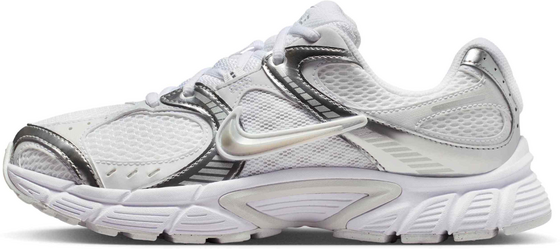 
NIKE, 
Women's Shoes With Reflective Accents V5 Rnr, 
Detail 1

