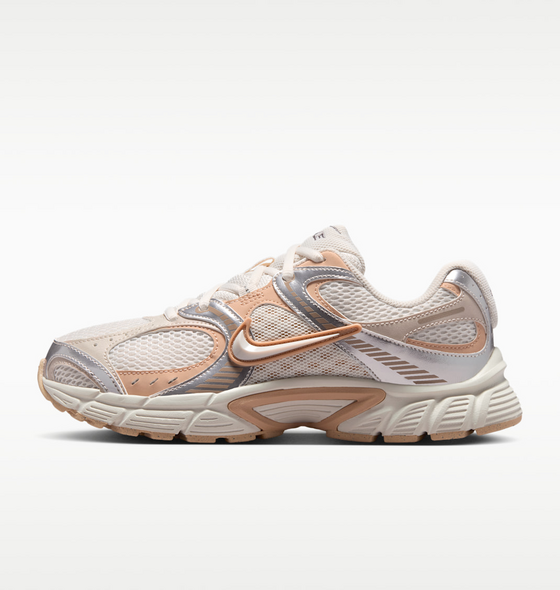 
NIKE, 
Women's Shoes With Reflective Design Accents V5 Rnr, 
Detail 1
