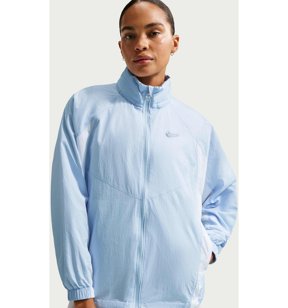 
NIKE, 
Women's Woven Jacket Sportswear, 
Detail 1
