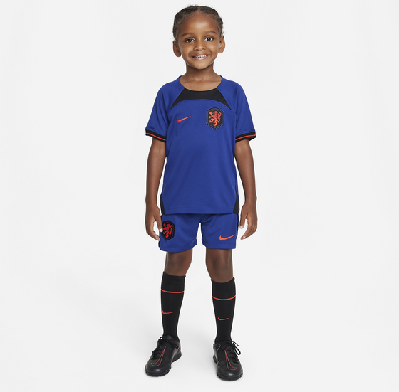 
NIKE, 
Younger Kids' Football Kit Netherlands 2022/23 Away, 
Detail 1
