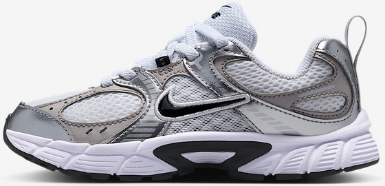 405561504501 NIKE Younger Kids' Shoes V5 Rnr  Standard Detail