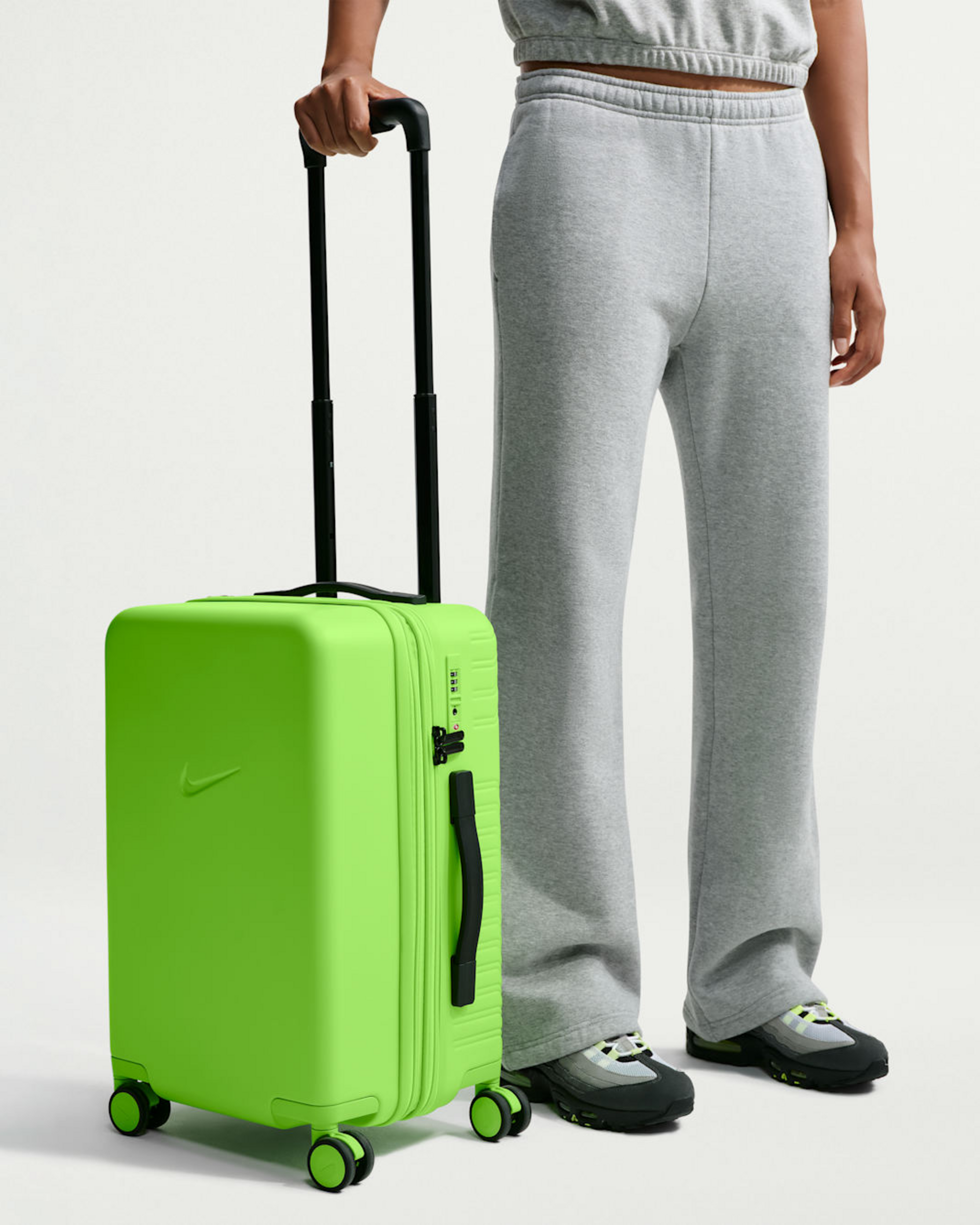 NIKE, 56cm (approx.) Hardshell (52l) Carry-on Luggage
