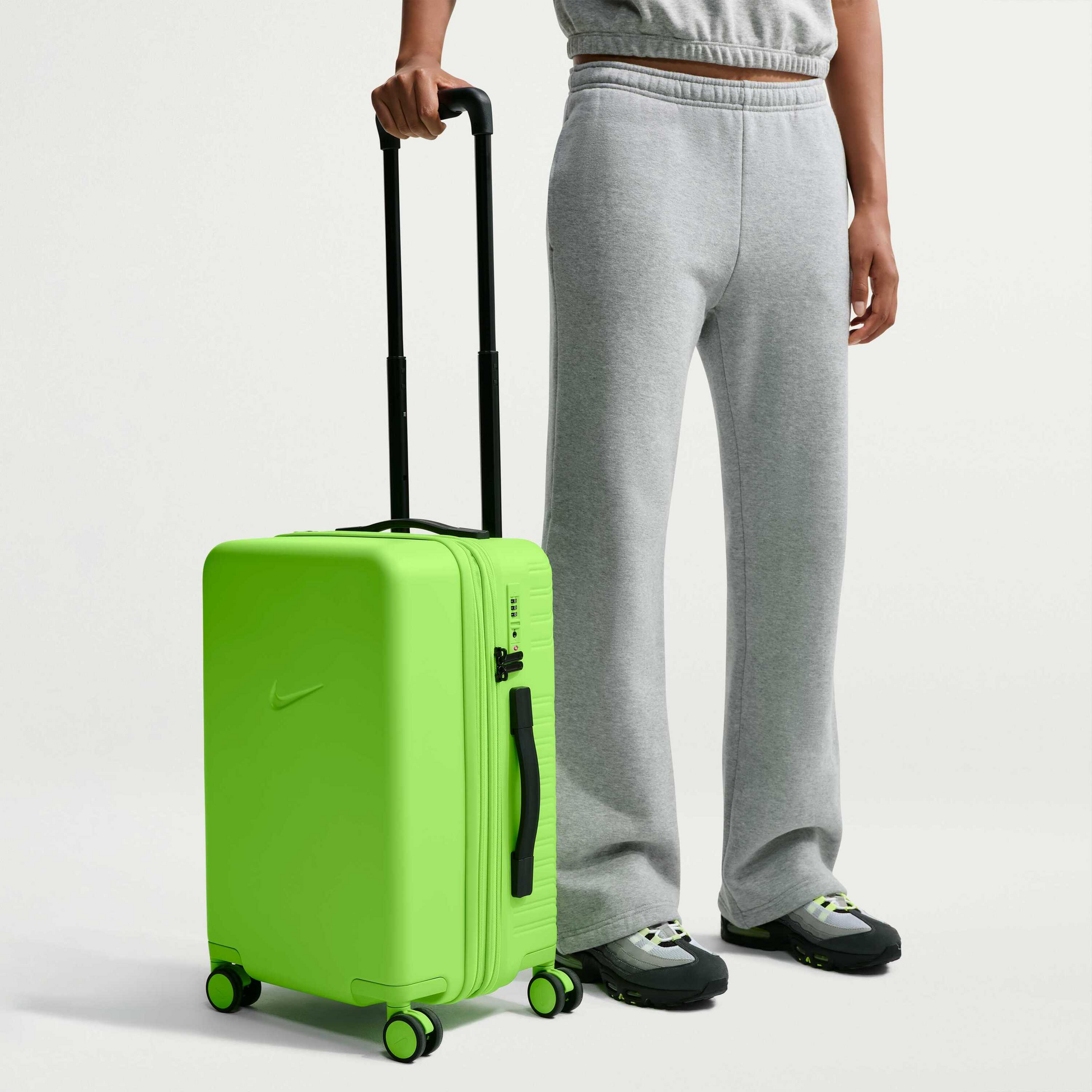 NIKE, 56cm (approx.) Hardshell (52l) Carry-on Luggage