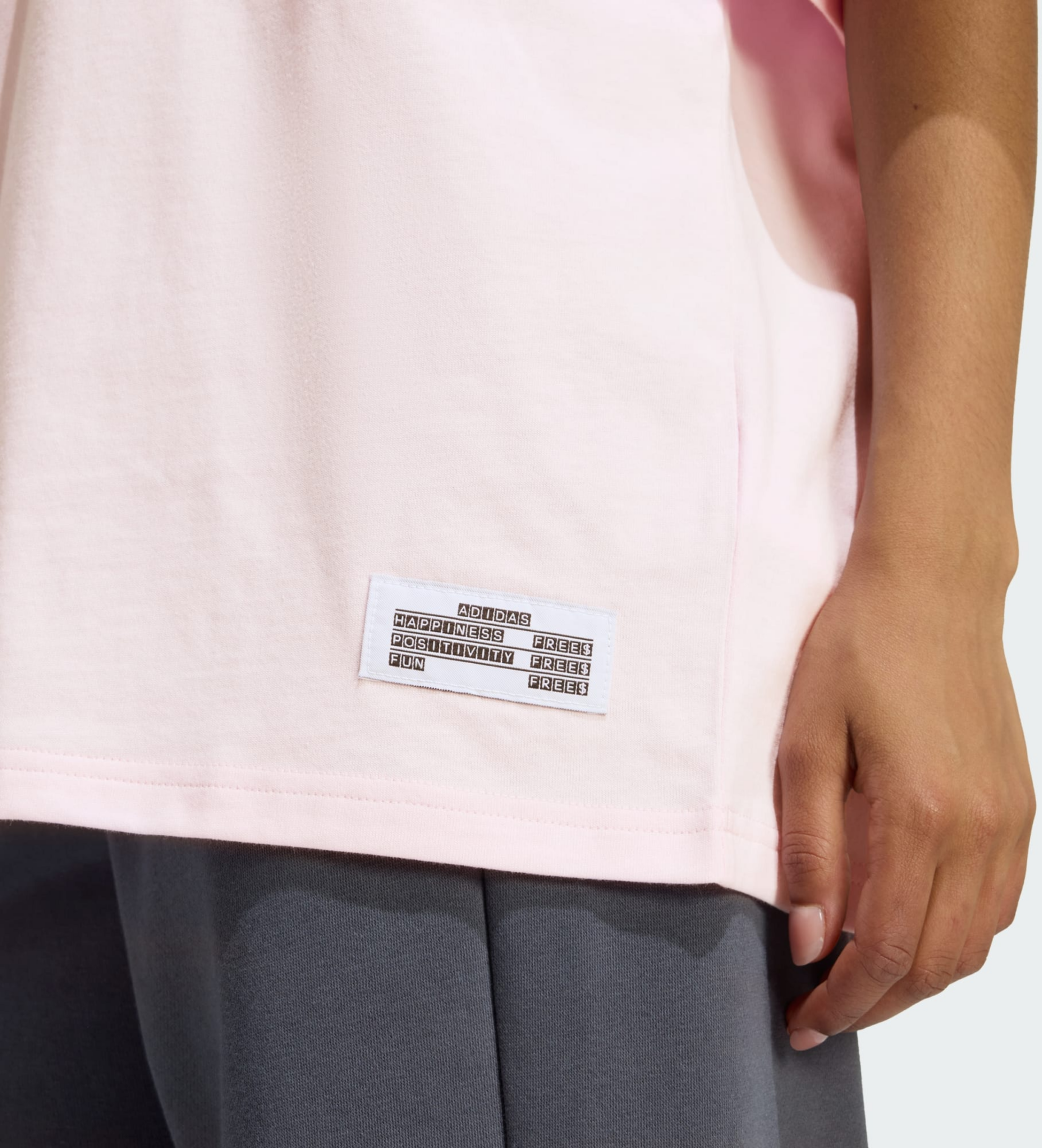 ADIDAS, Adidas Överdimensionerad T-shirt Med Minibroderad Grafik