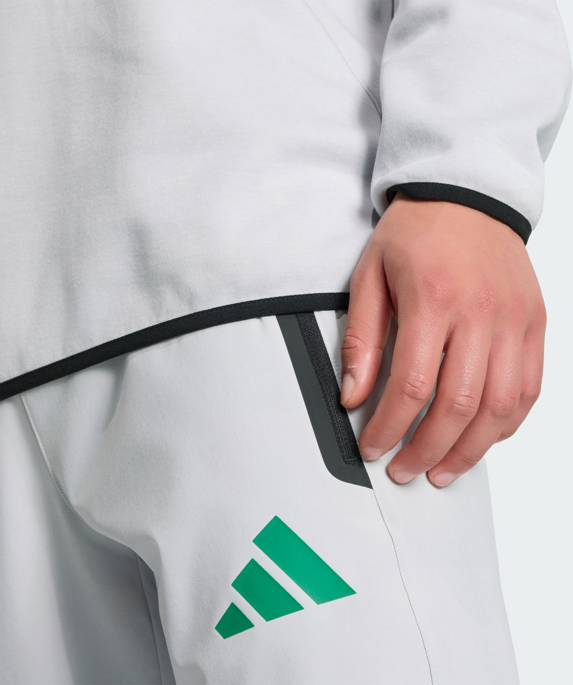 ADIDAS, Adidas Algeriet Tiro Tech Sweatshirt Med Rund Hals