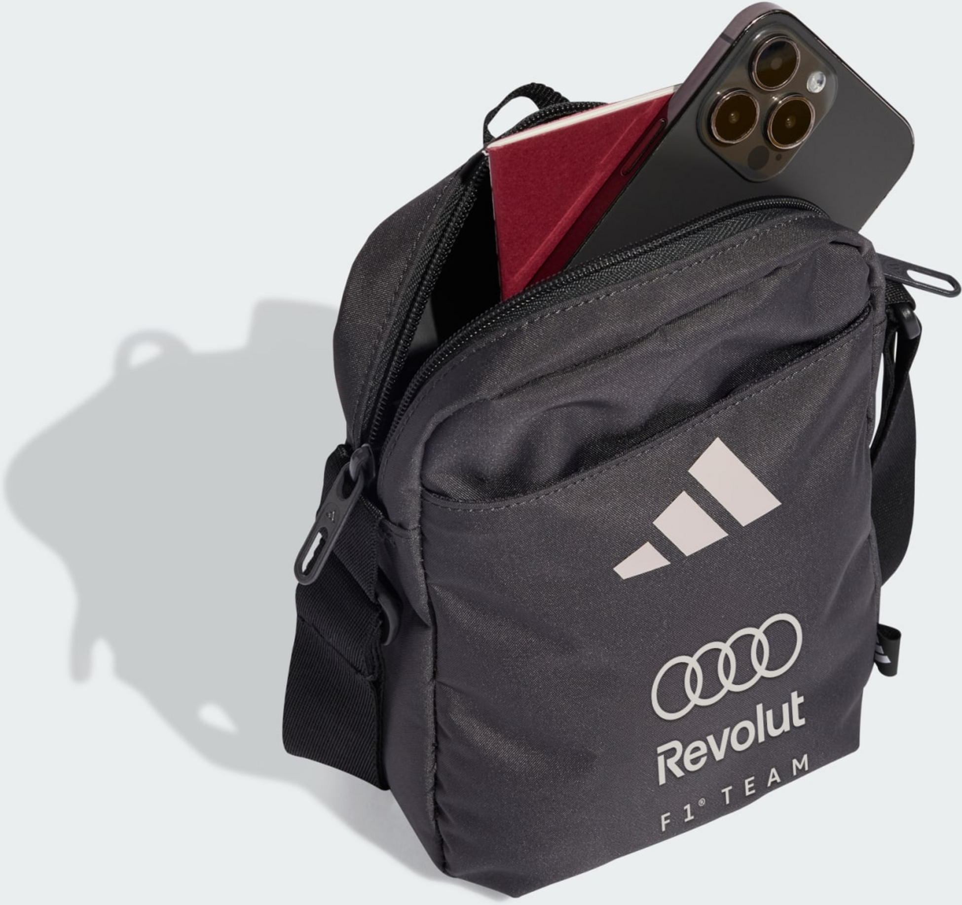 ADIDAS, Adidas Audi Revolut F1 Team Dna Axelv&auml;ska