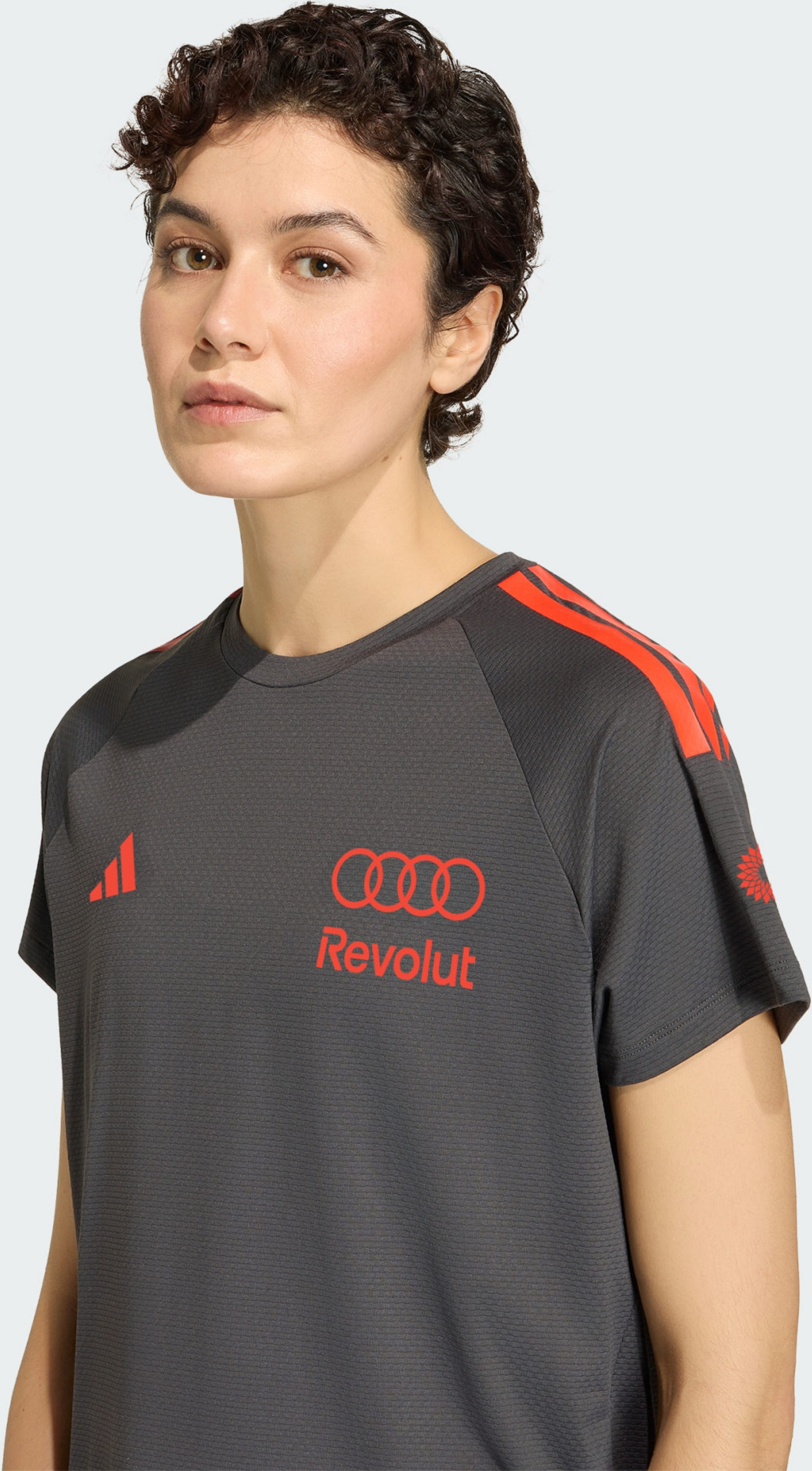 ADIDAS, Adidas Audi Revolut F1 Team Mechanics Kort&auml;rmad Tr&ouml;ja