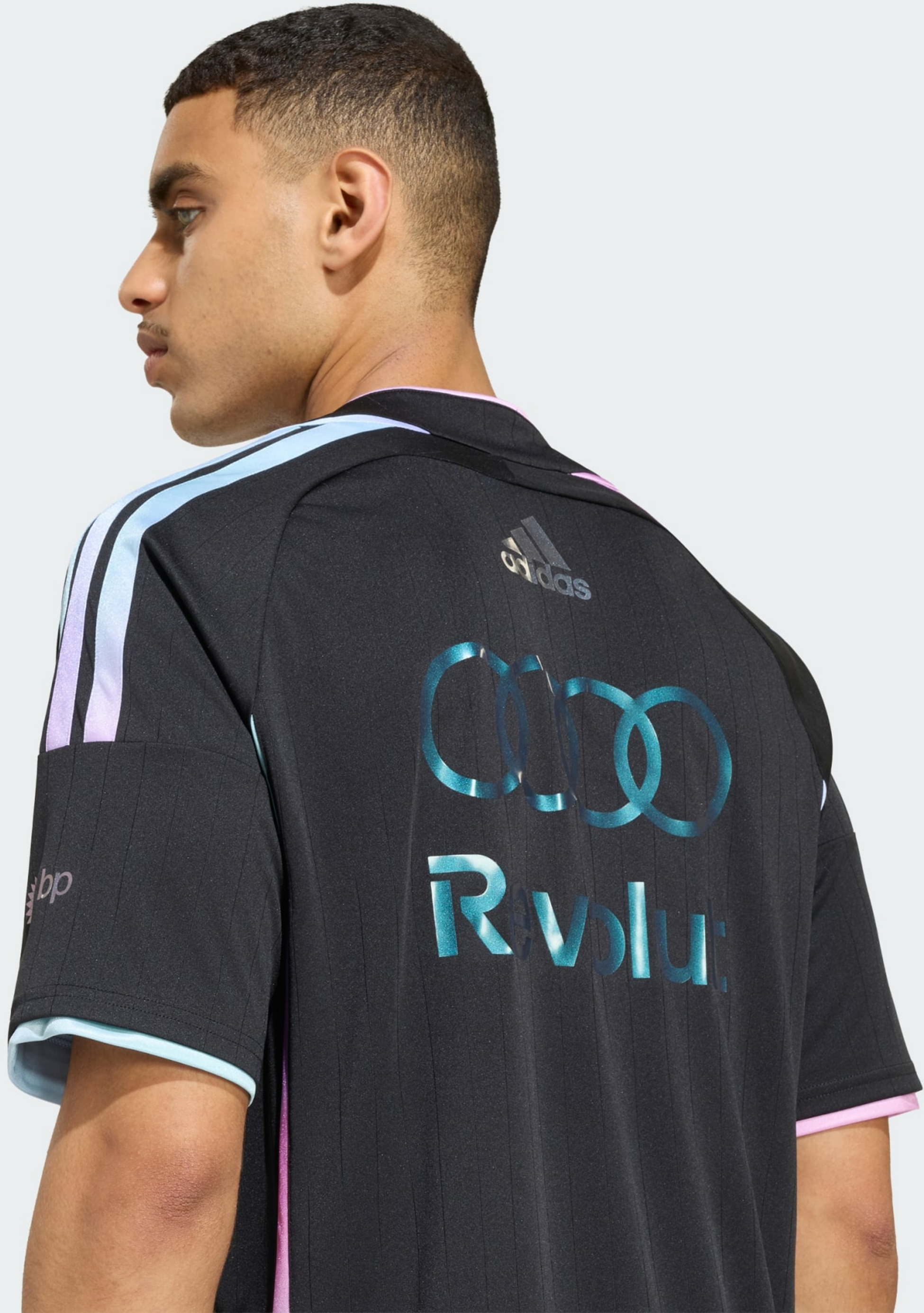 ADIDAS, Adidas Audi Revolut F1 Team Teamgeist F&ouml;rartr&ouml;ja