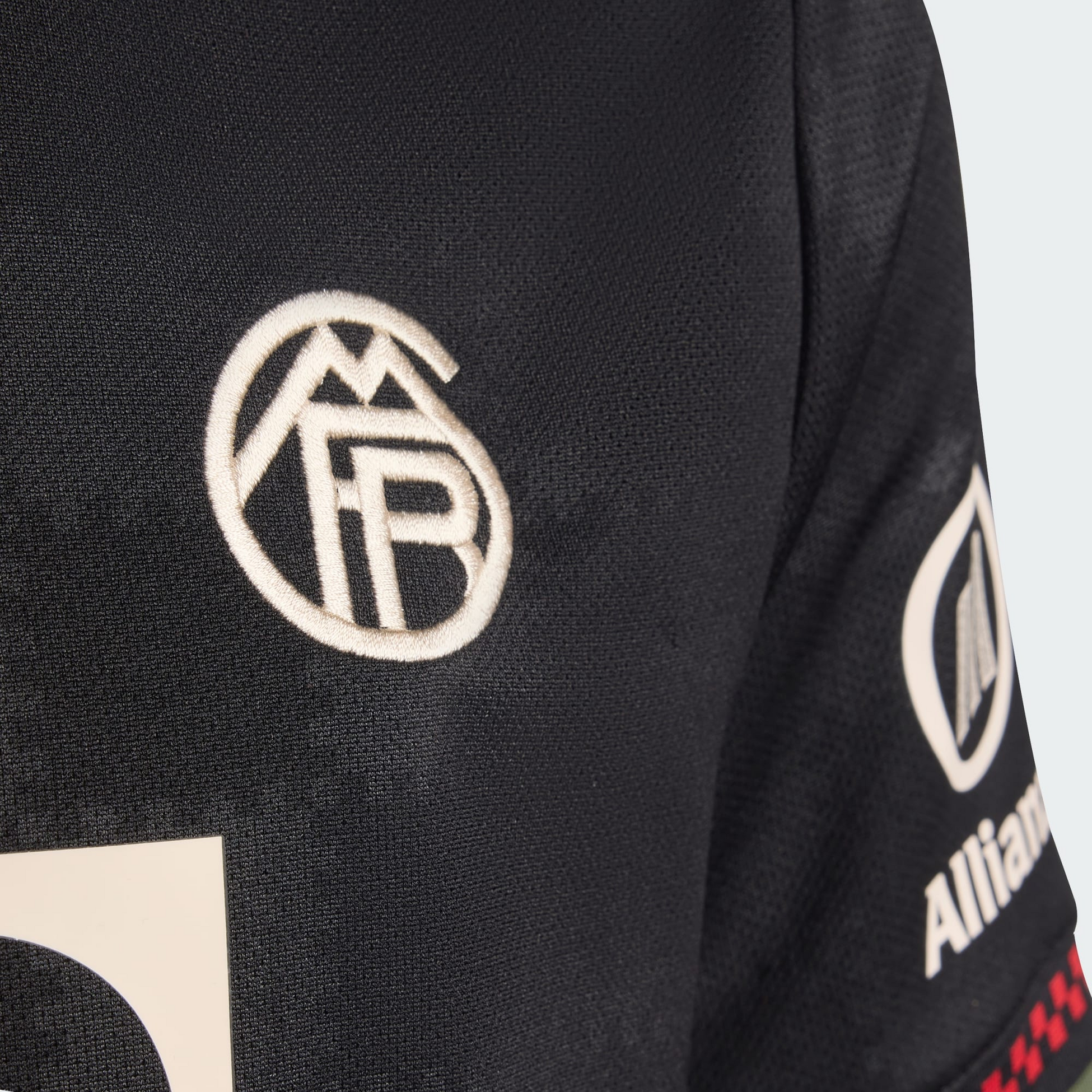 ADIDAS, Adidas Bayern M&uuml;nchen 25/26 Tredjetr&ouml;ja