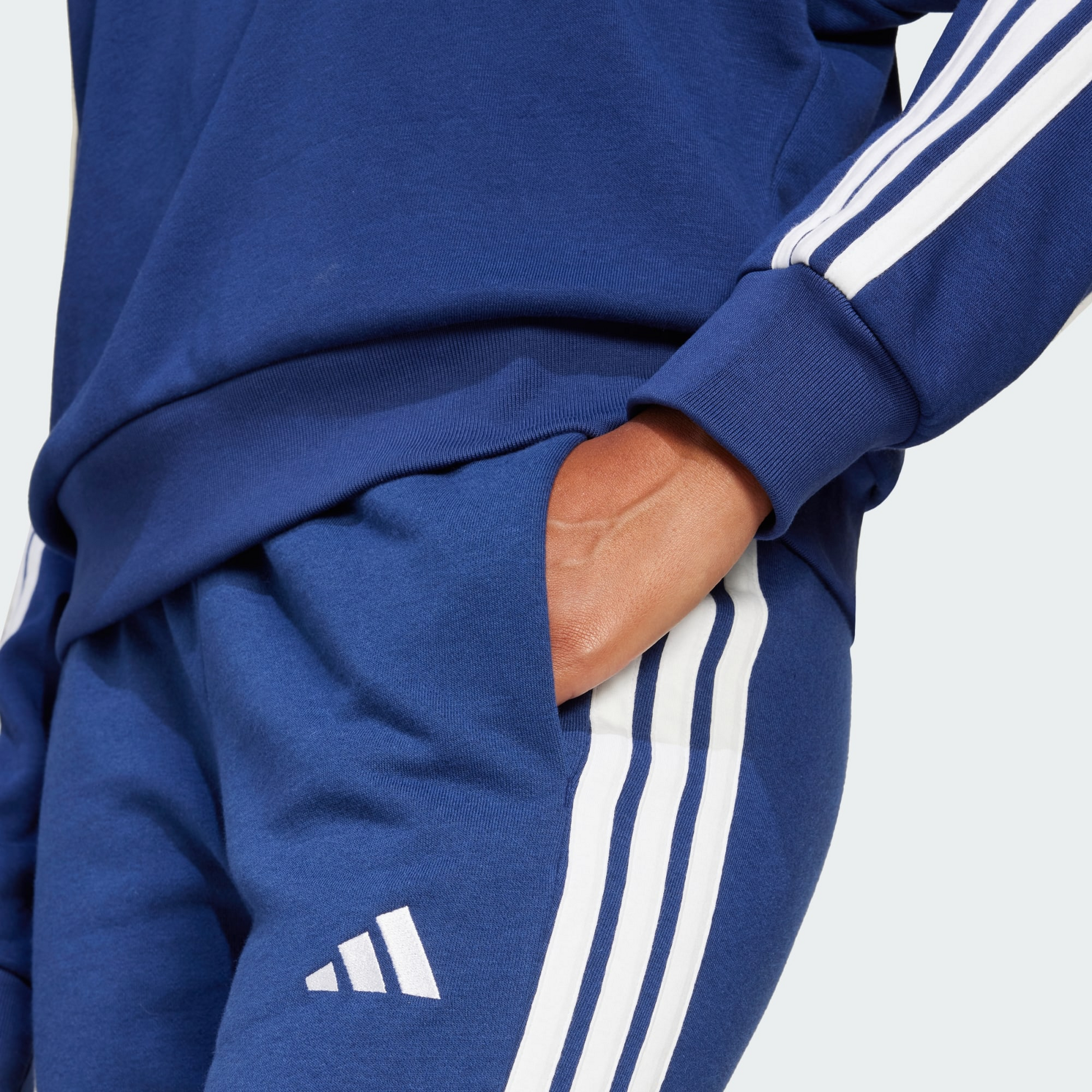 ADIDAS, Adidas Essentials 3-stripes French Terry-byxor Med Mudd