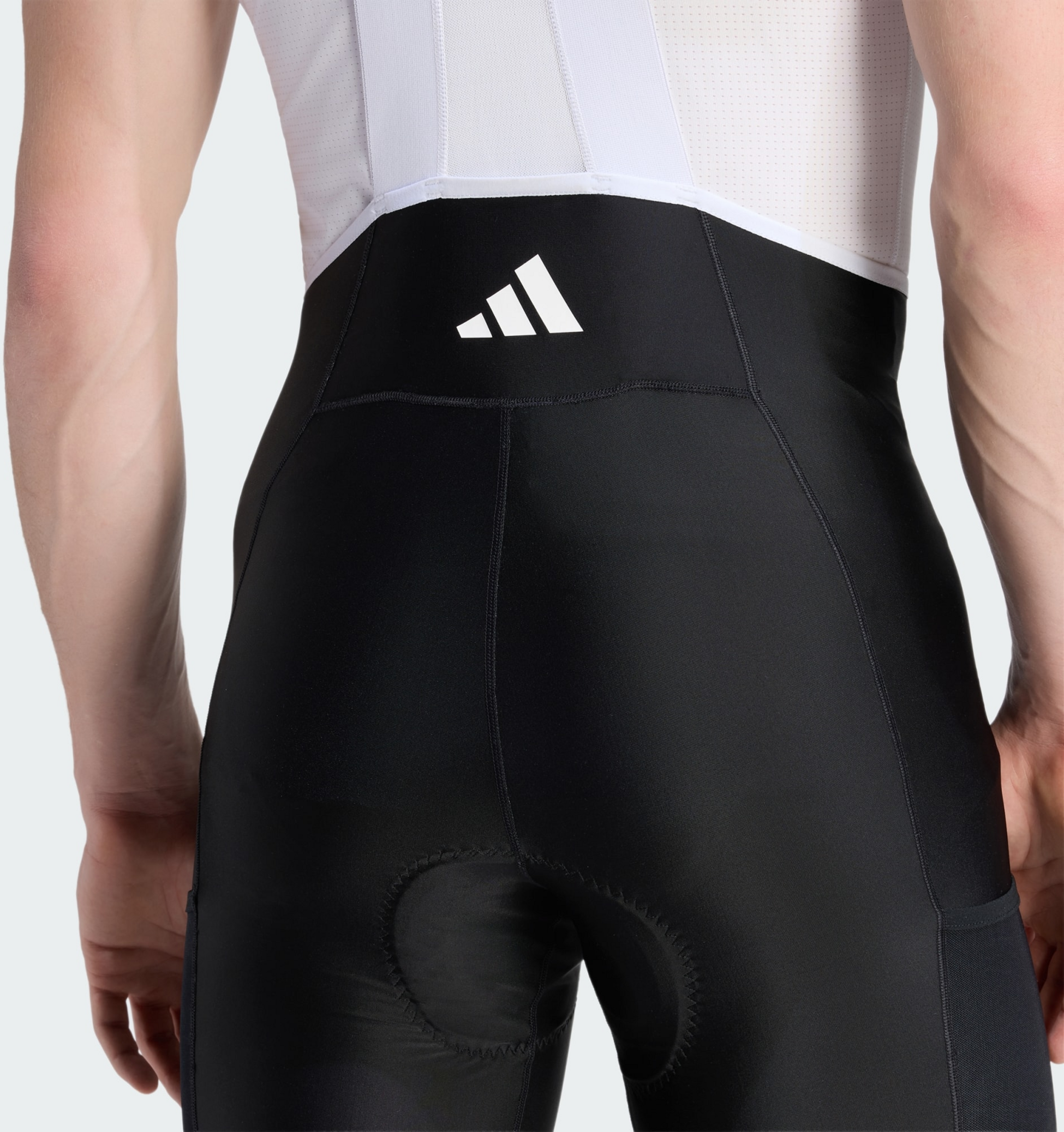 ADIDAS, Adidas Essentials Vadderade Cykelshorts Med H&auml;ngslen Och Cargofickor