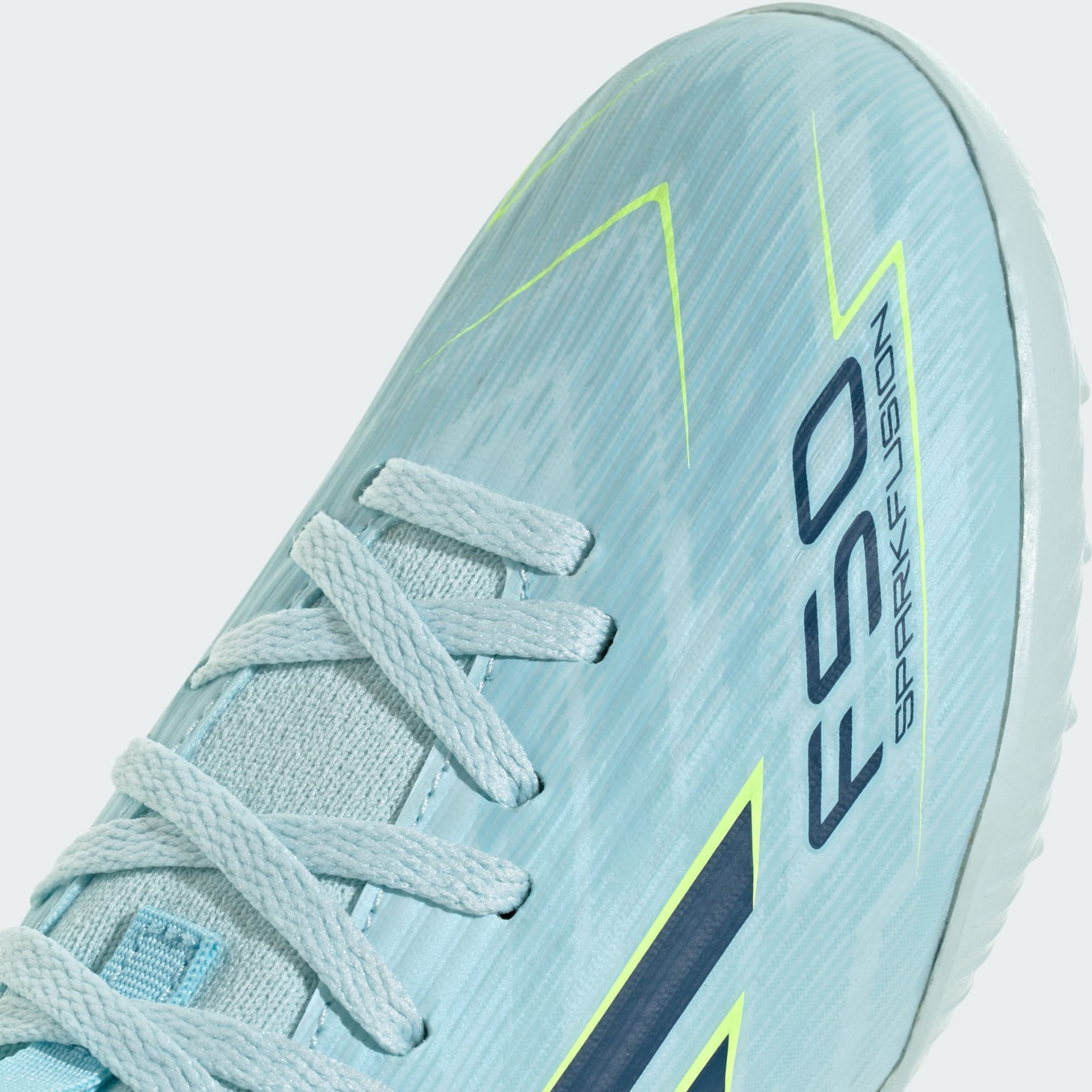 ADIDAS, Adidas F50 Sparkfusion League Fotbollsskor F&ouml;r Konstgr&auml;s I Medelh&ouml;g Modell F&ouml;r Barn