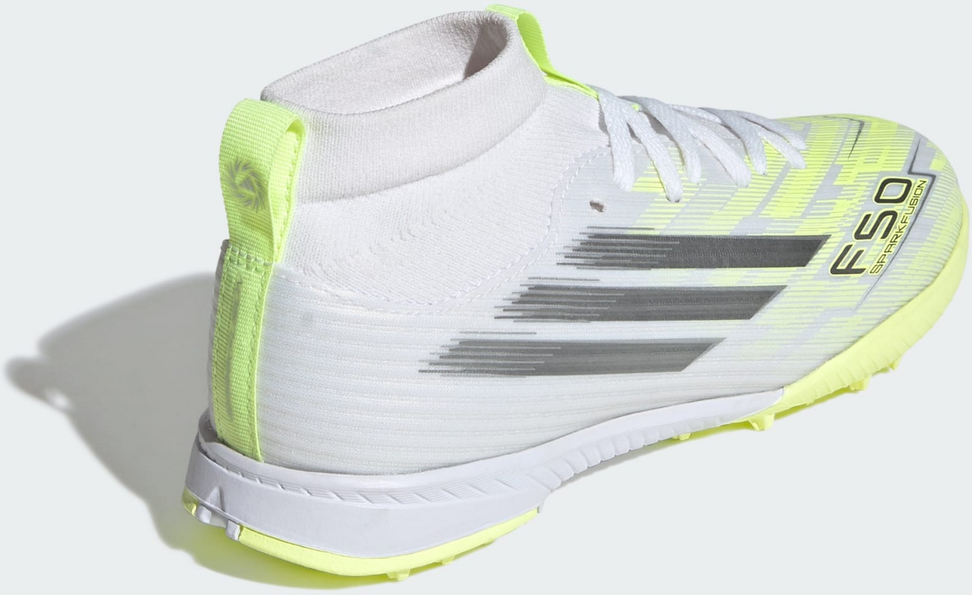 ADIDAS, Adidas F50 Sparkfusion League Fotbollsskor F&ouml;r Konstgr&auml;s I Medelh&ouml;g Modell F&ouml;r Barn