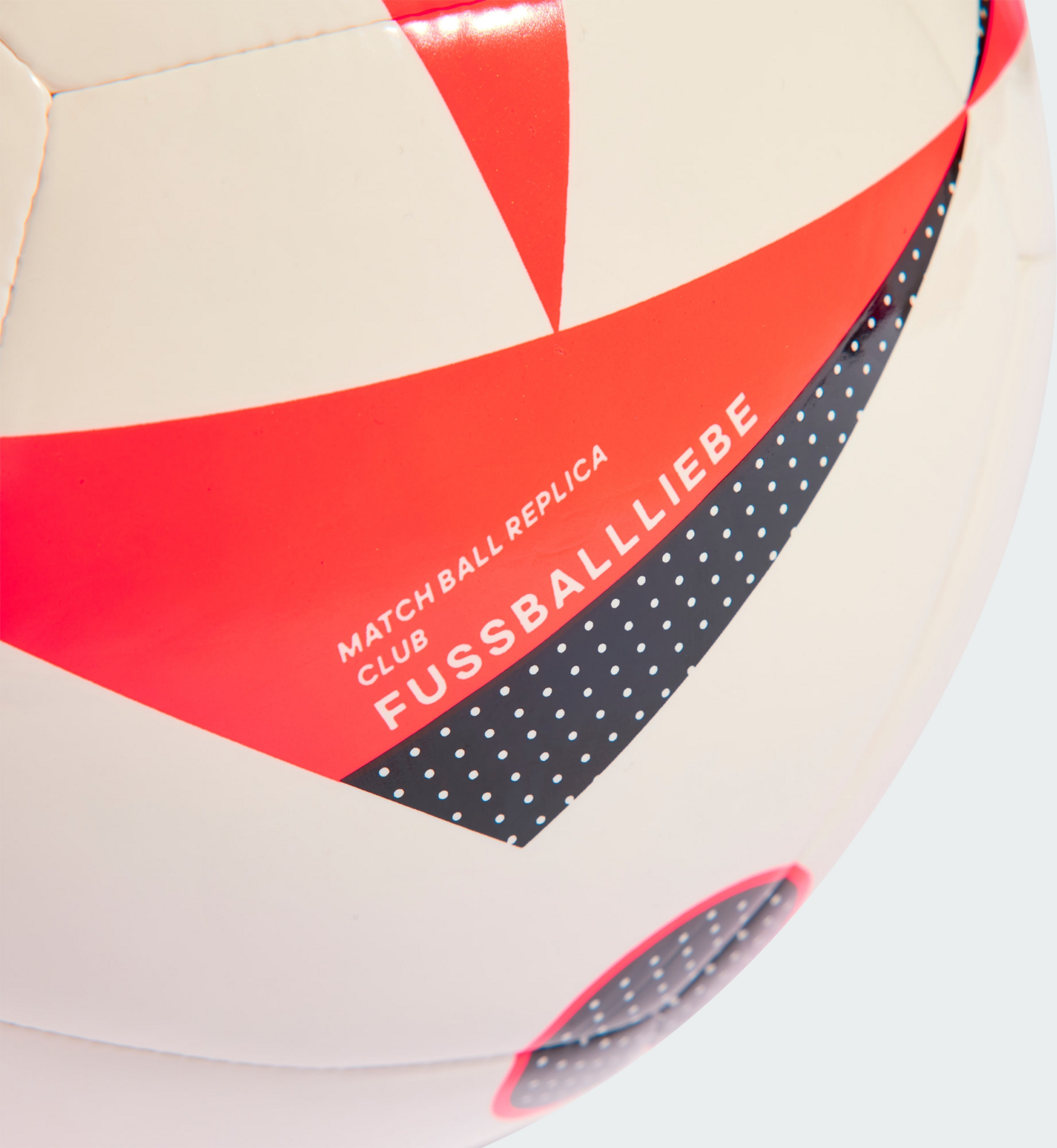 ADIDAS, Adidas Fussballliebe Club Fotboll