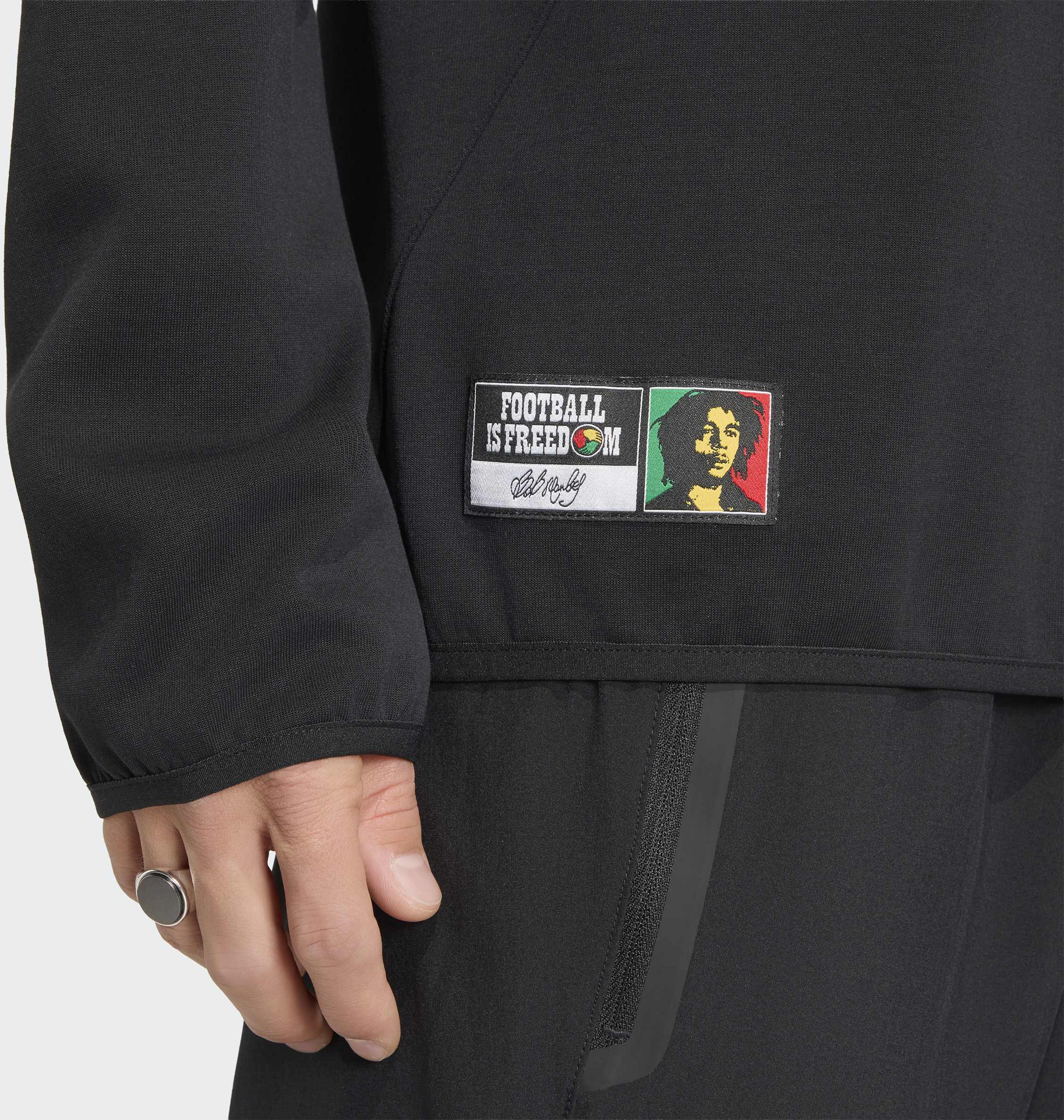 ADIDAS, Adidas Jamaica X Bob Marley Tiro Tech Crew Tr&ouml;ja