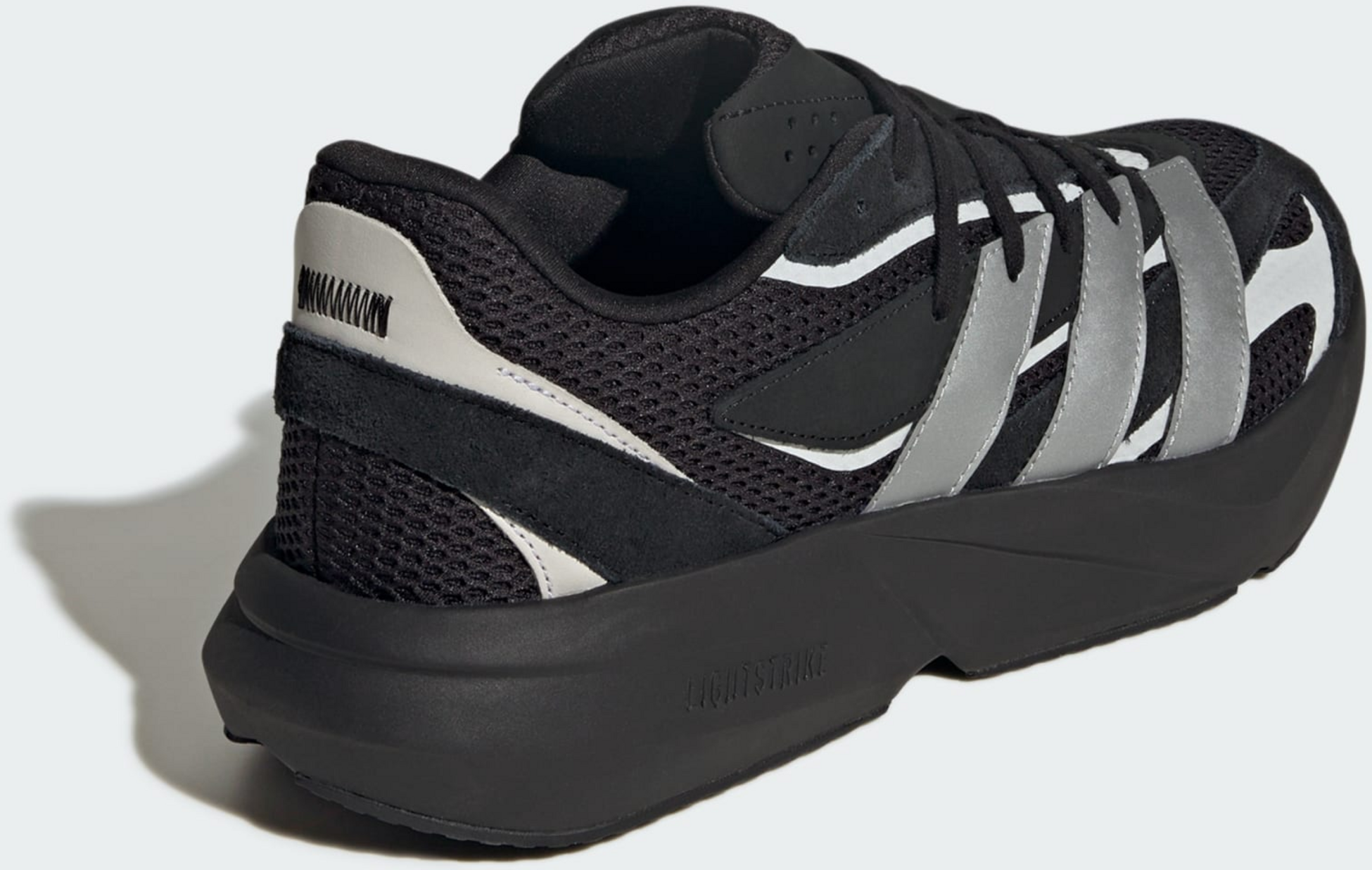 ADIDAS, Adidas Lightblaze Skor