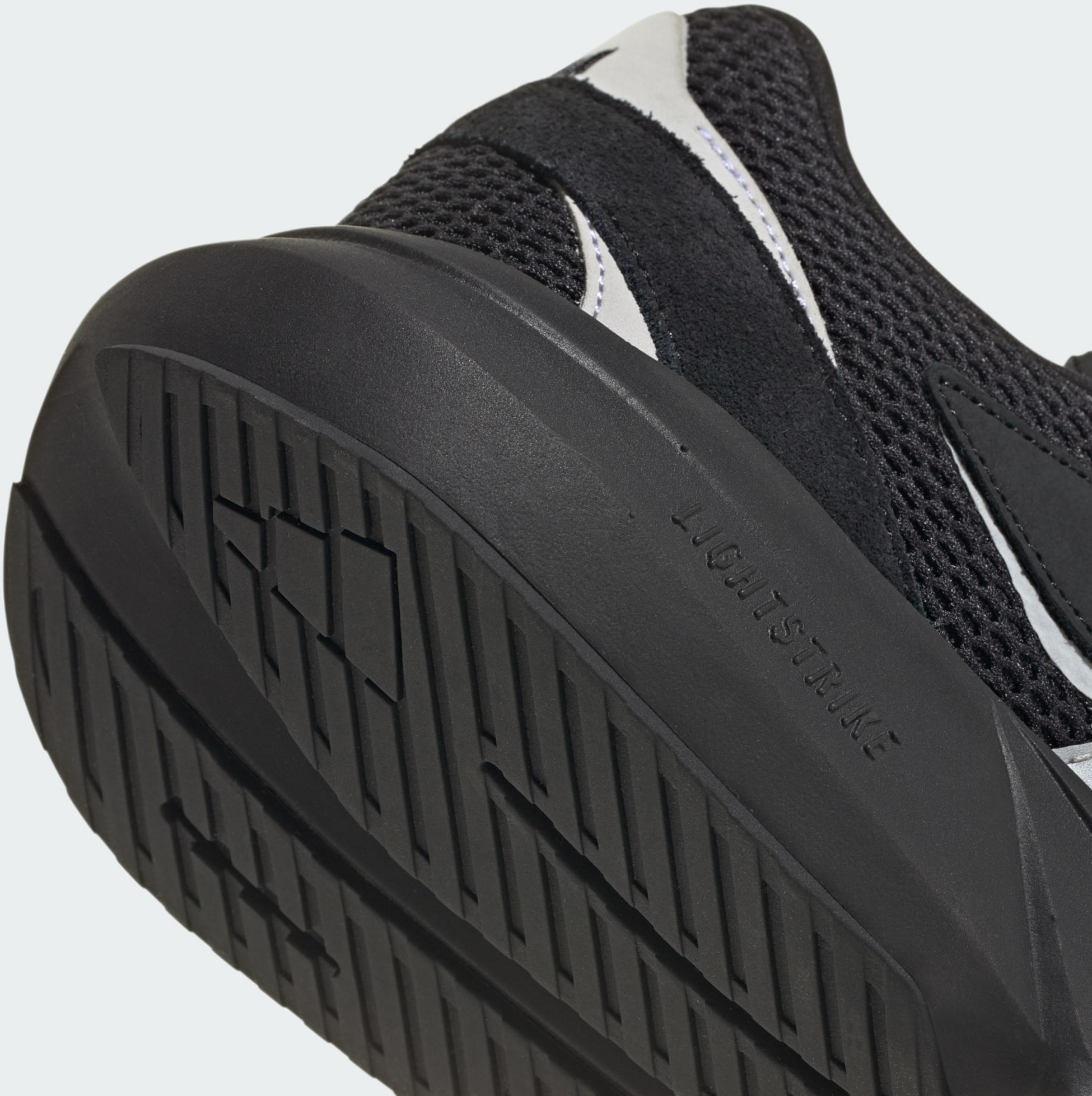 ADIDAS, Adidas Lightblaze Skor