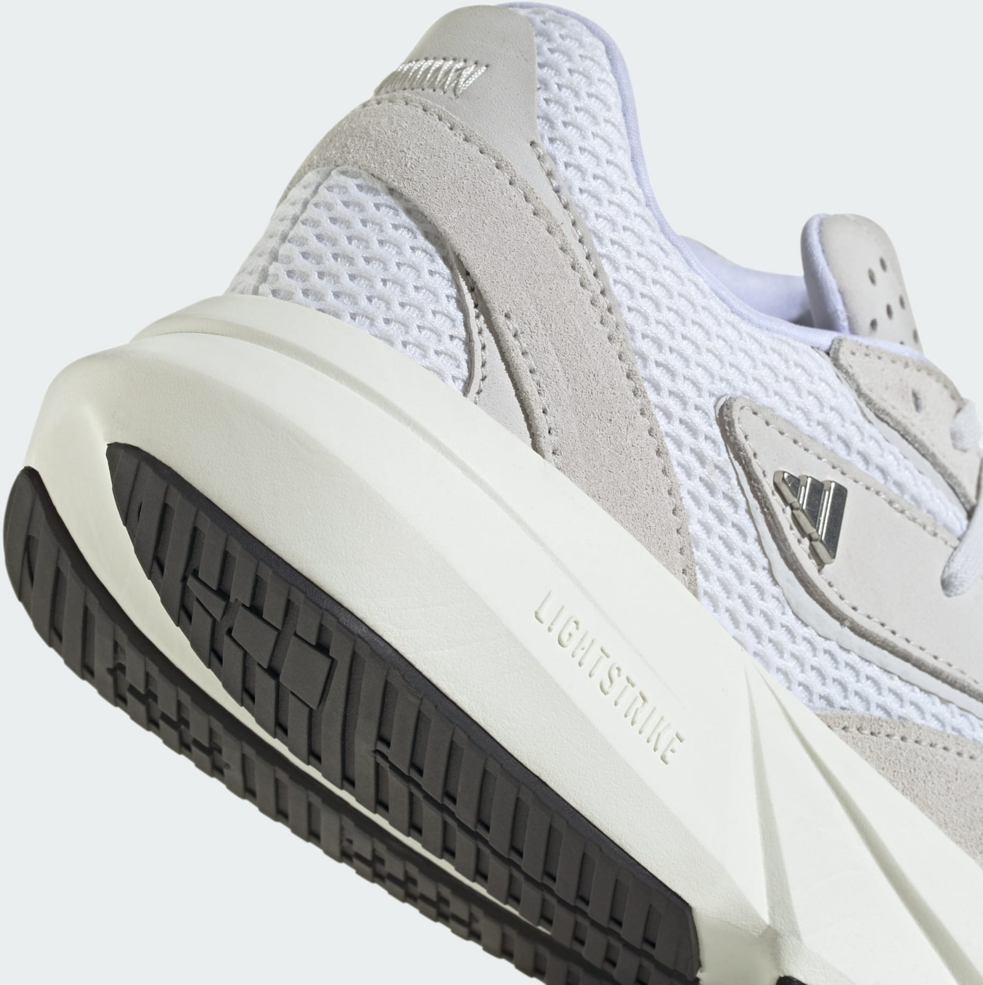 ADIDAS, Adidas Lightblaze Skor