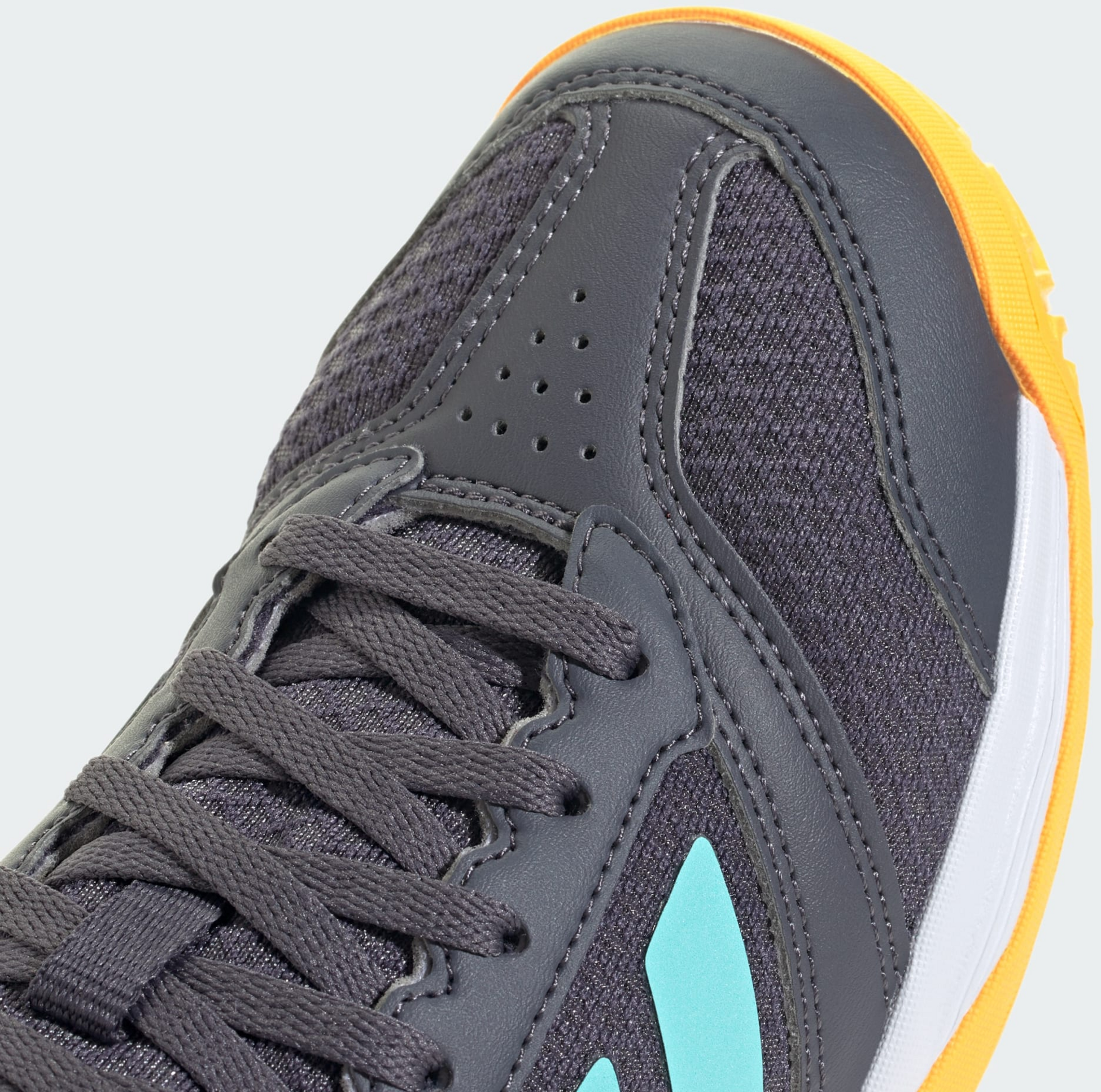 ADIDAS, Adidas Ligra 8 Indoor Skor