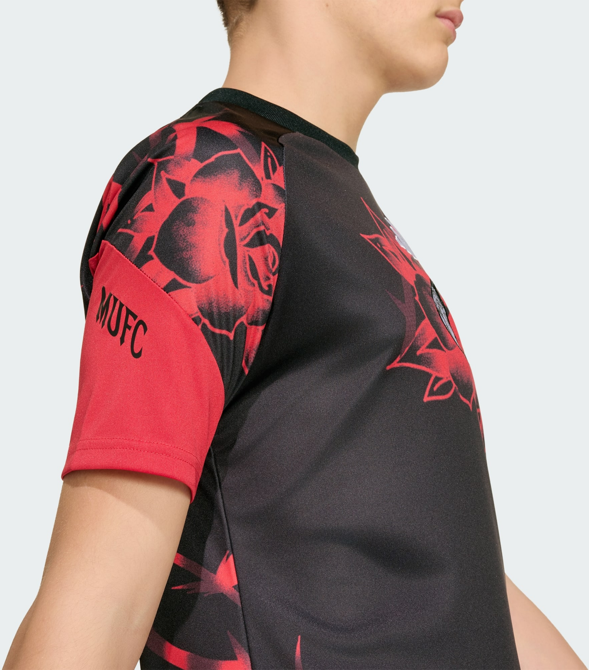ADIDAS, Adidas Manchester United 26/27 Uppv&auml;rmningstr&ouml;ja F&ouml;r Barn