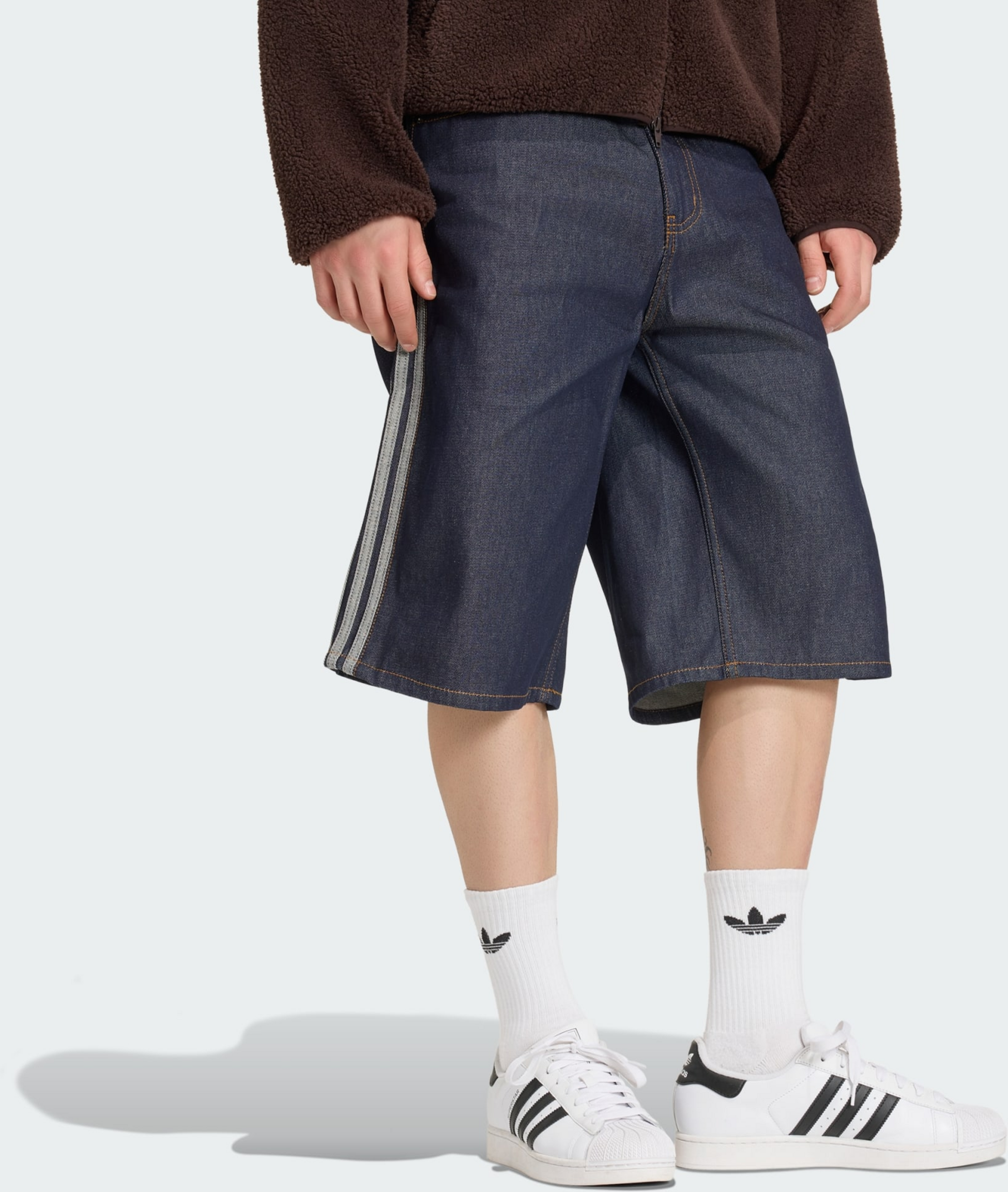 ADIDAS ORIGINALS, Adidas Originals Firebird Adicolor Jorts Med Medelh&ouml;g Midja Och Raka Ben