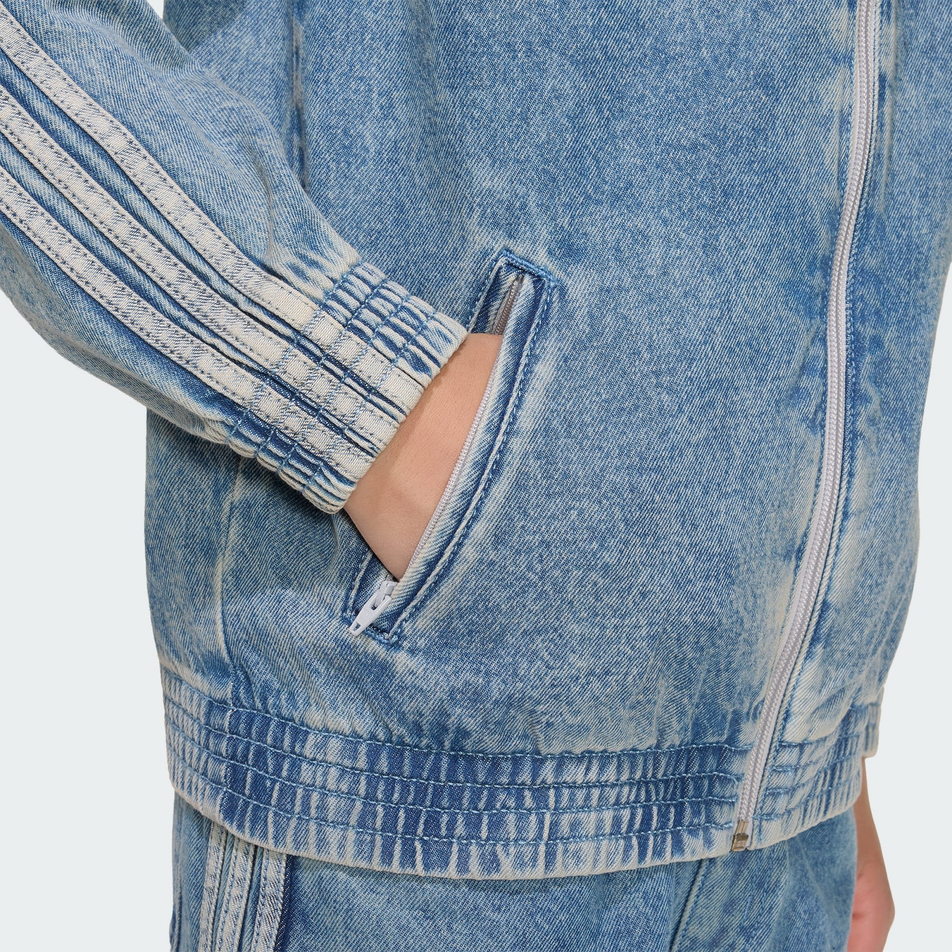ADIDAS ORIGINALS, Adidas Originals Firebird Tr&auml;ningsjacka I Denim Med L&ouml;s Passform