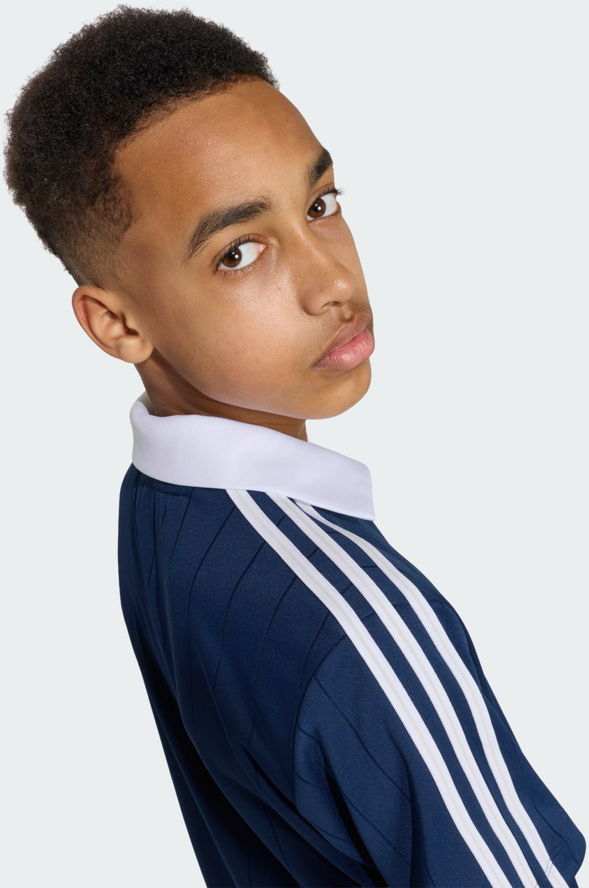 ADIDAS ORIGINALS, Adidas Originals Loose Pinstripe T-shirt Med Pik&eacute;krage