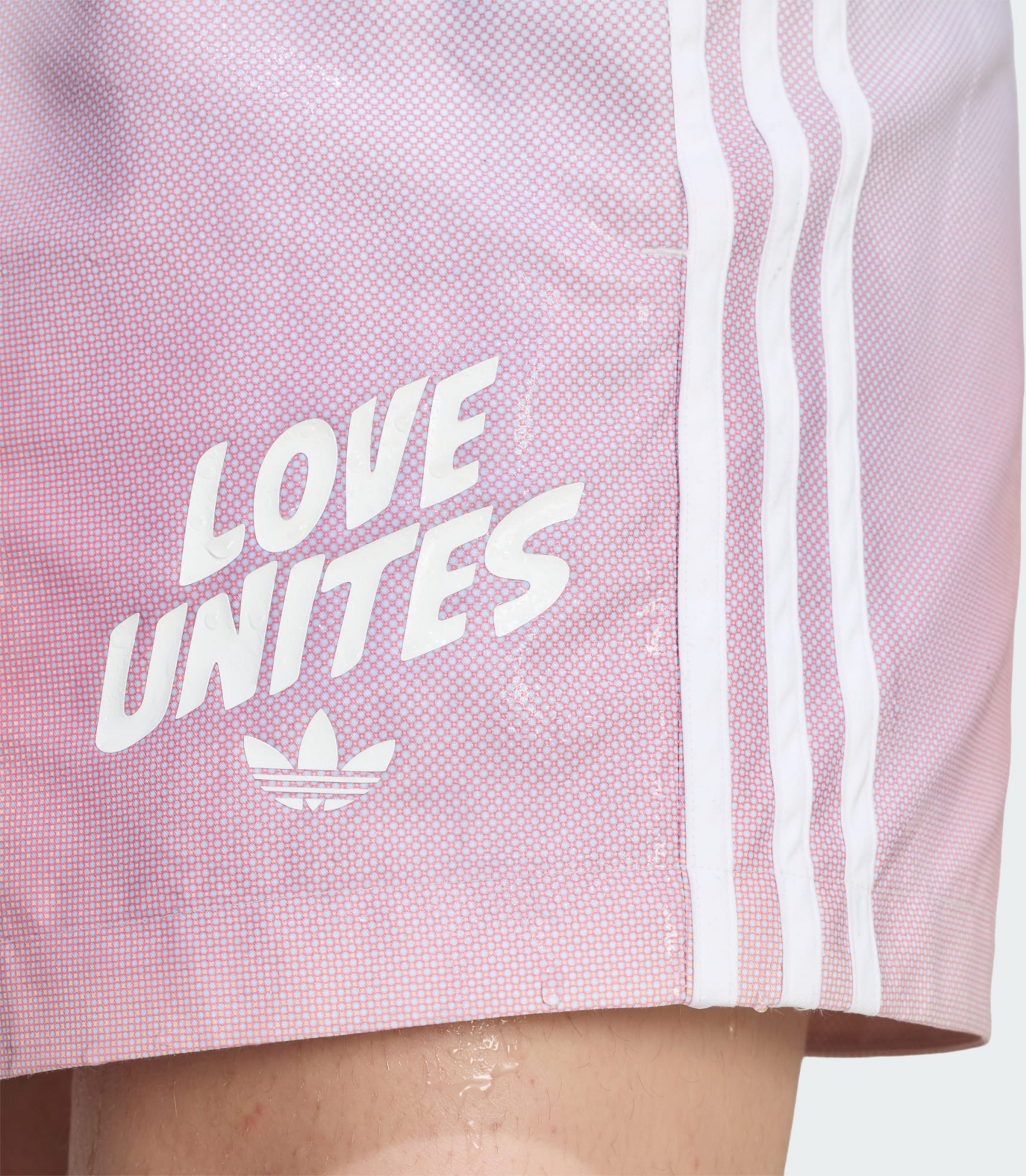 ADIDAS ORIGINALS, Adidas Originals Love Unites Aop Shorts (vattent&auml;ta)