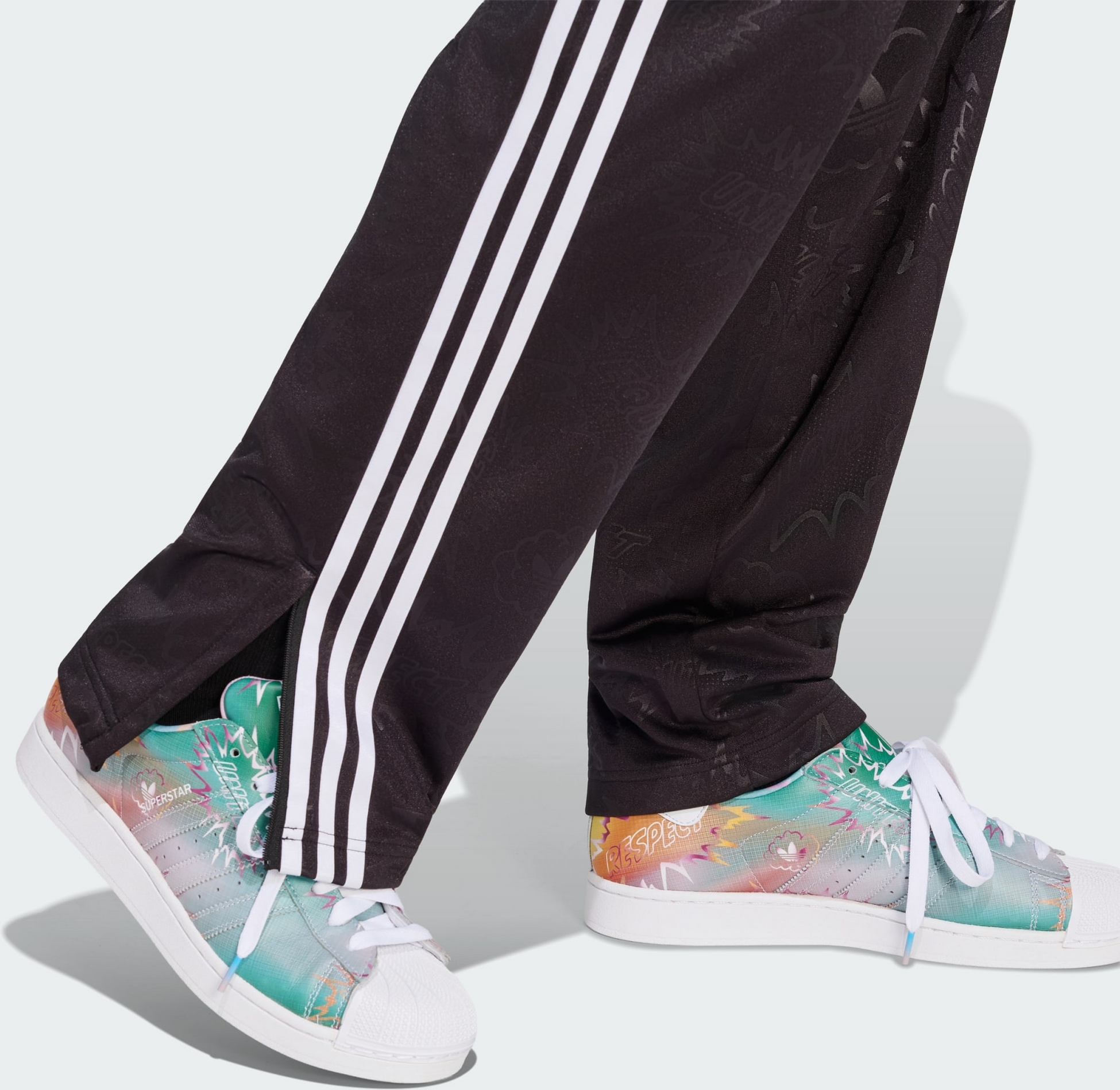 ADIDAS ORIGINALS, Adidas Originals Love Unites Fb Tp Tr&auml;ningsbyxor