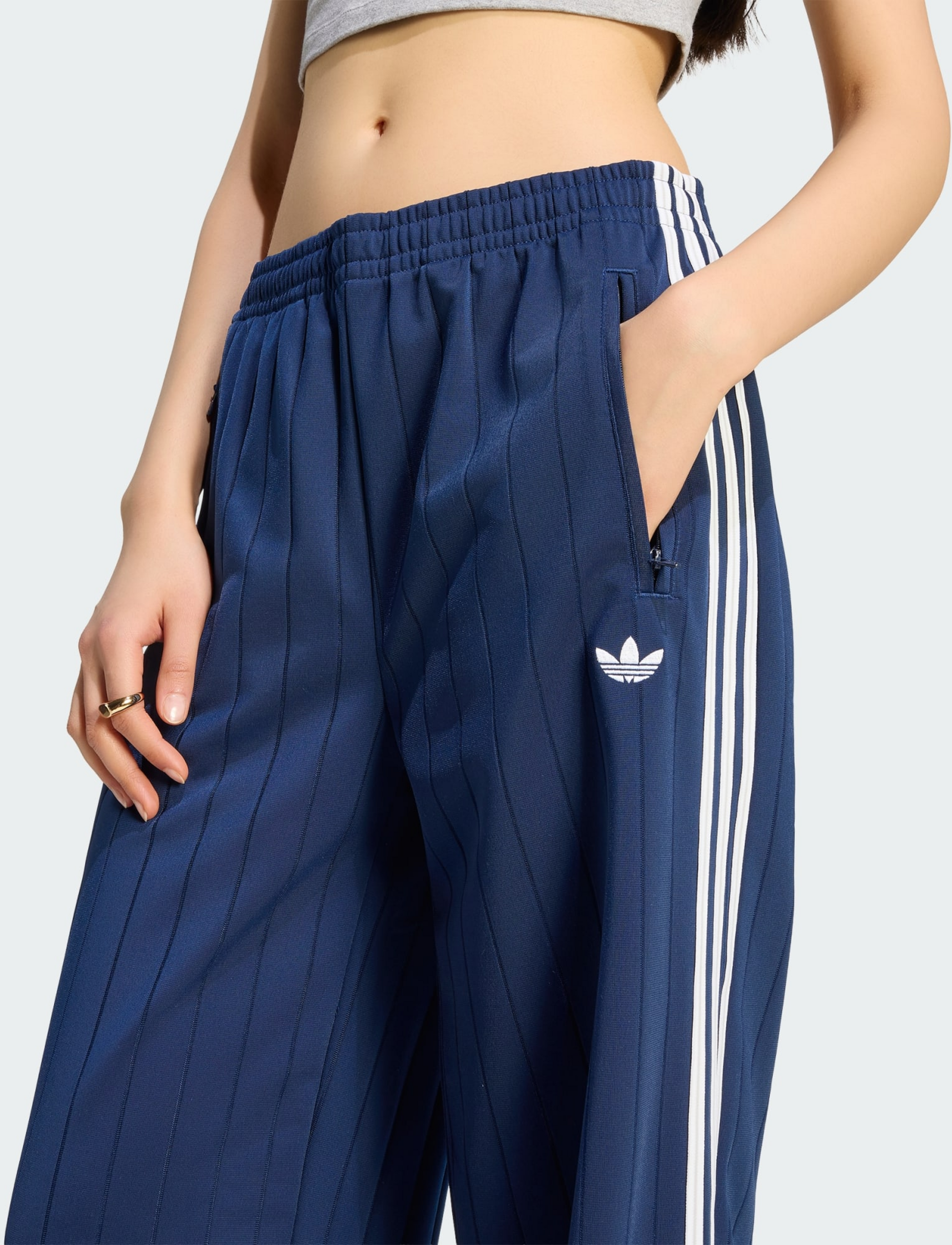 ADIDAS ORIGINALS, Adidas Originals Pinstripe Firebird Loose Tr&auml;ningsbyxor
