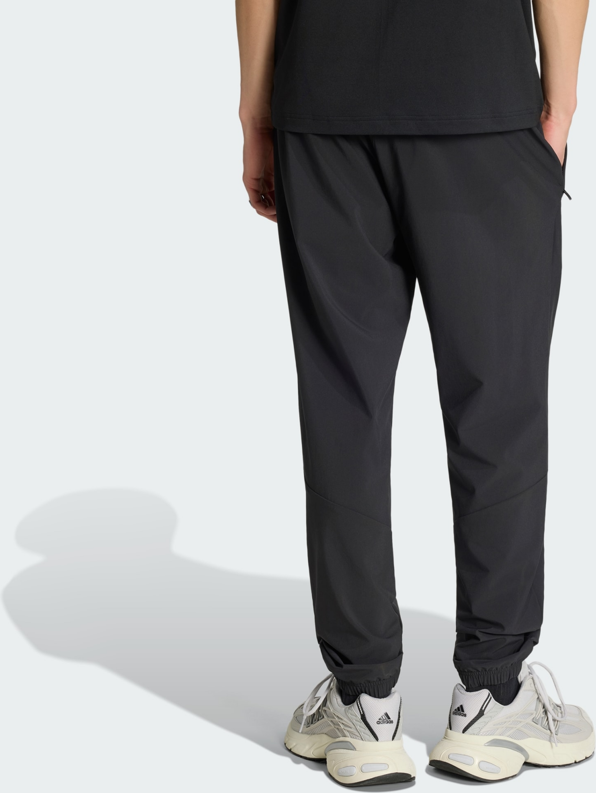 ADIDAS ORIGINALS, Adidas Originals Tech Trefoil Essentials Tr&auml;ningsbyxor
