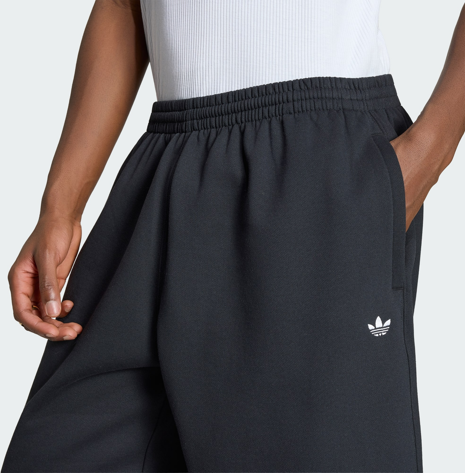ADIDAS ORIGINALS, Adidas Originals Trefoil Essentials Shorts 35 Cm