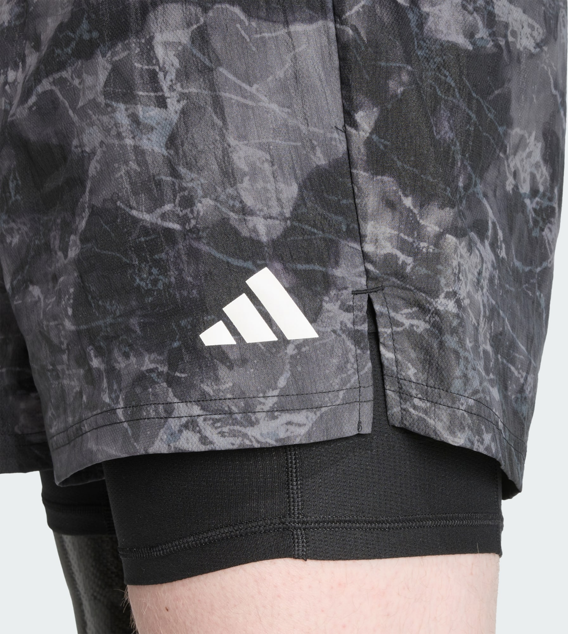 ADIDAS, Adidas Own The Run Sprayfärgade 2-i-1-shorts