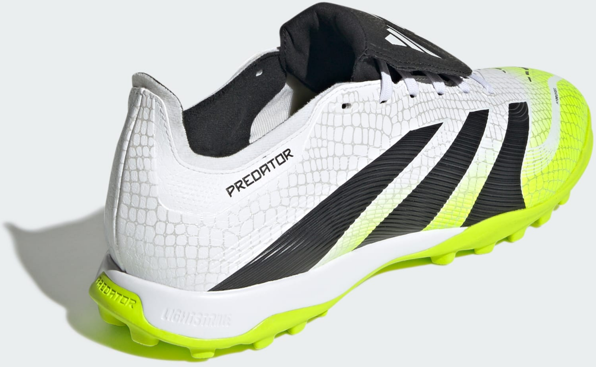 ADIDAS, Adidas Predator League Skor Med Vikbar Pl&ouml;s F&ouml;r Grus