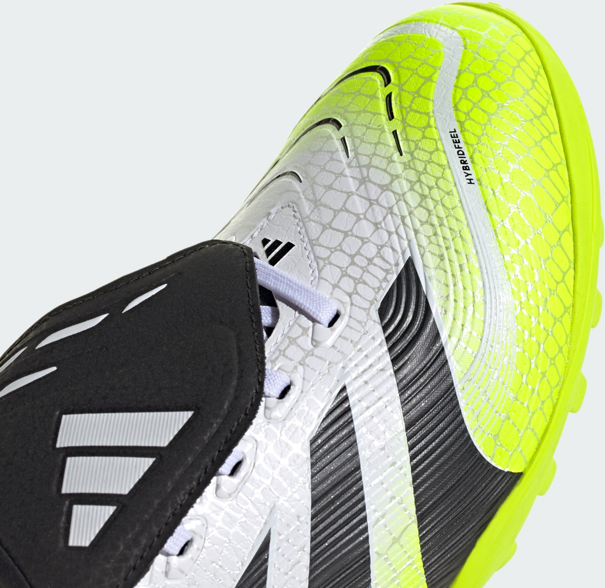 ADIDAS, Adidas Predator League Skor Med Vikbar Pl&ouml;s F&ouml;r Grus