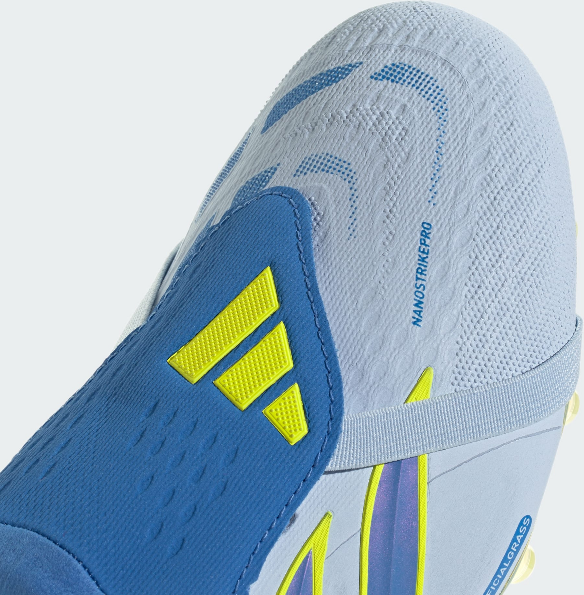 ADIDAS, Adidas Predator Pro Fold-over Tongue Fotbollsskor F&ouml;r Konstgr&auml;s