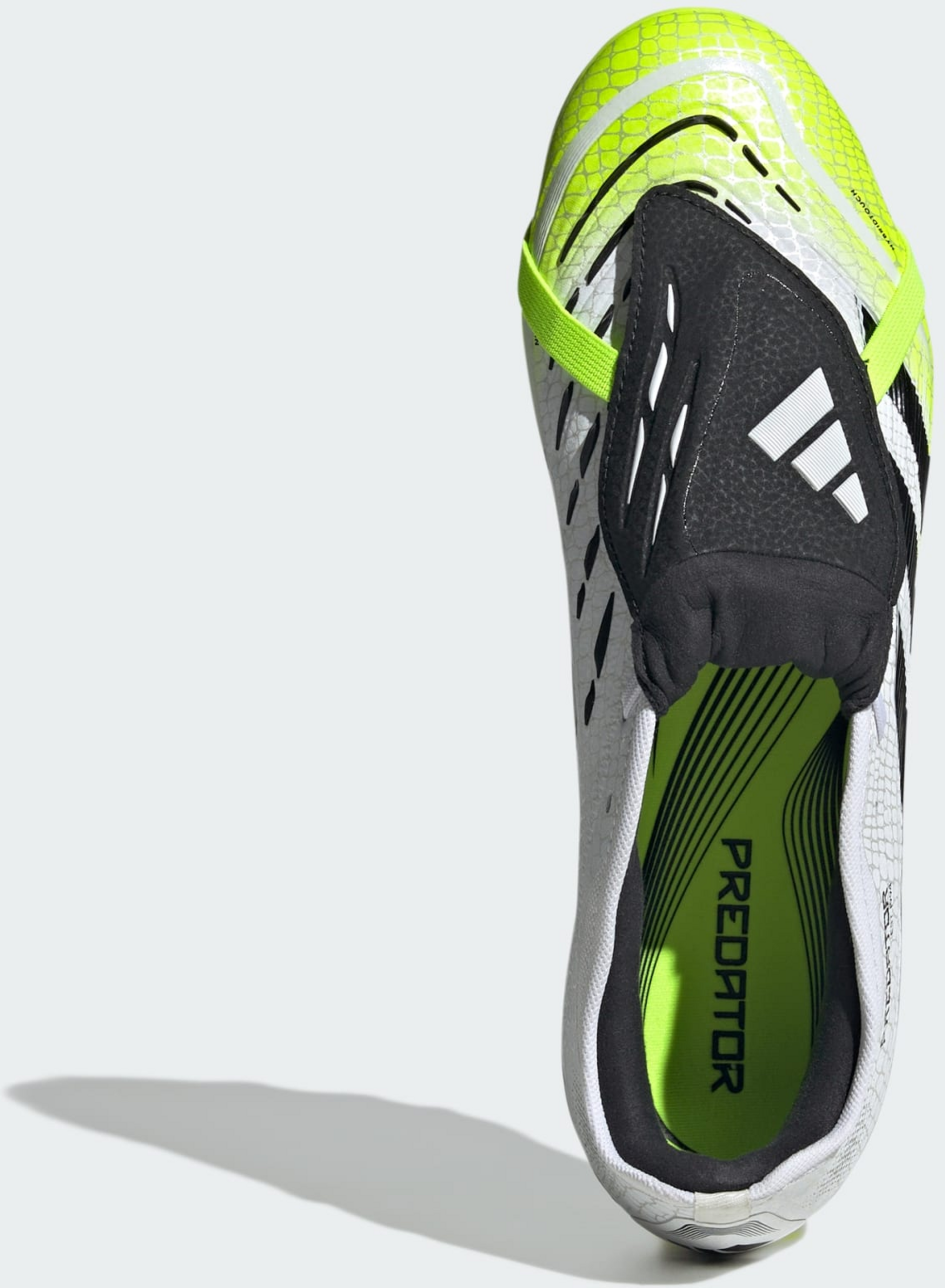 ADIDAS, Adidas Predator Pro Skor F&ouml;r Flera Underlag Med Vikbar Pl&ouml;s