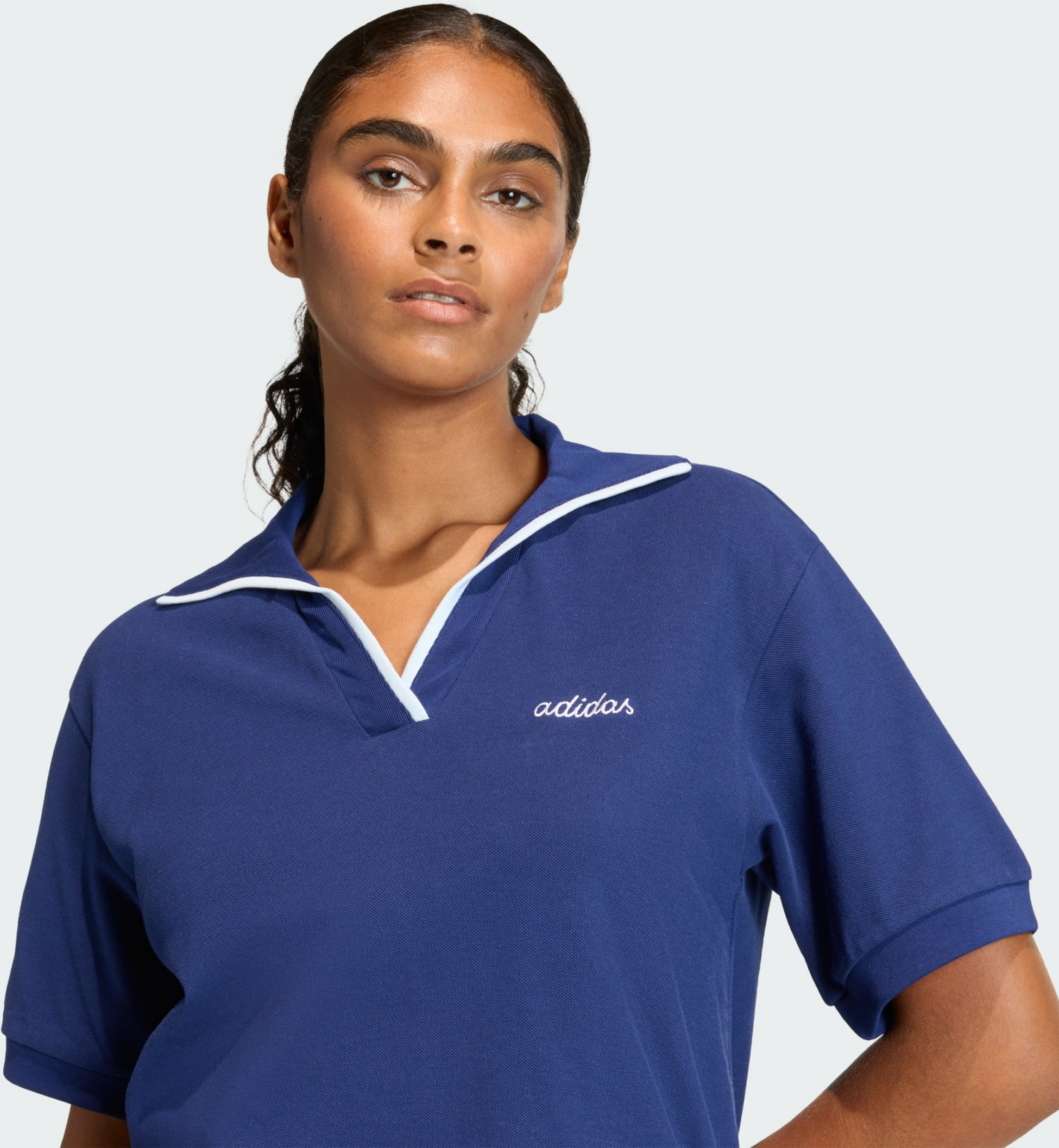 ADIDAS, Adidas Seasonal Essentials Colorpop Pikétröja Med Broderad Grafik