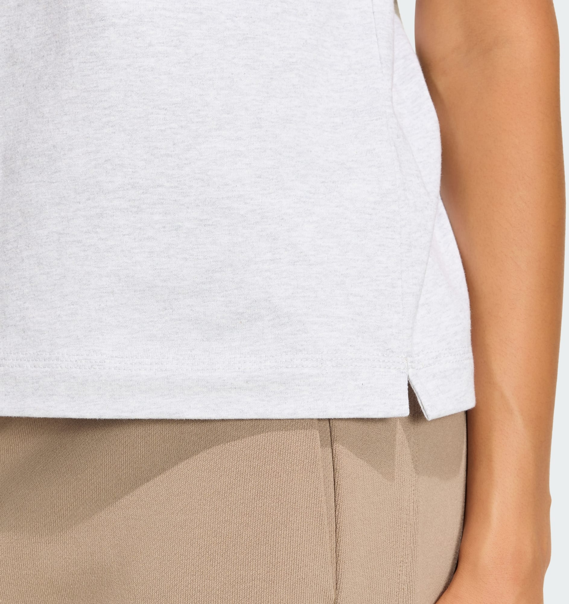 ADIDAS, Adidas Seasonal Essentials Colorpop T-shirt Med Broderad Grafik