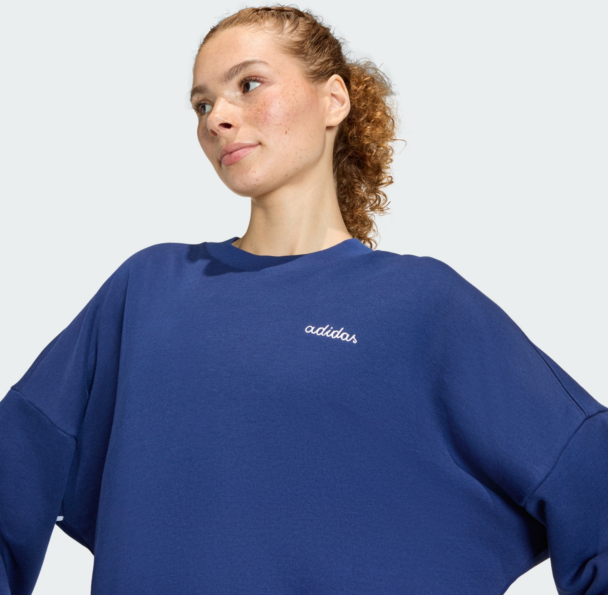 ADIDAS, Adidas Seasonal Essentials Colorpop-sweatshirt Med Broderad Grafik