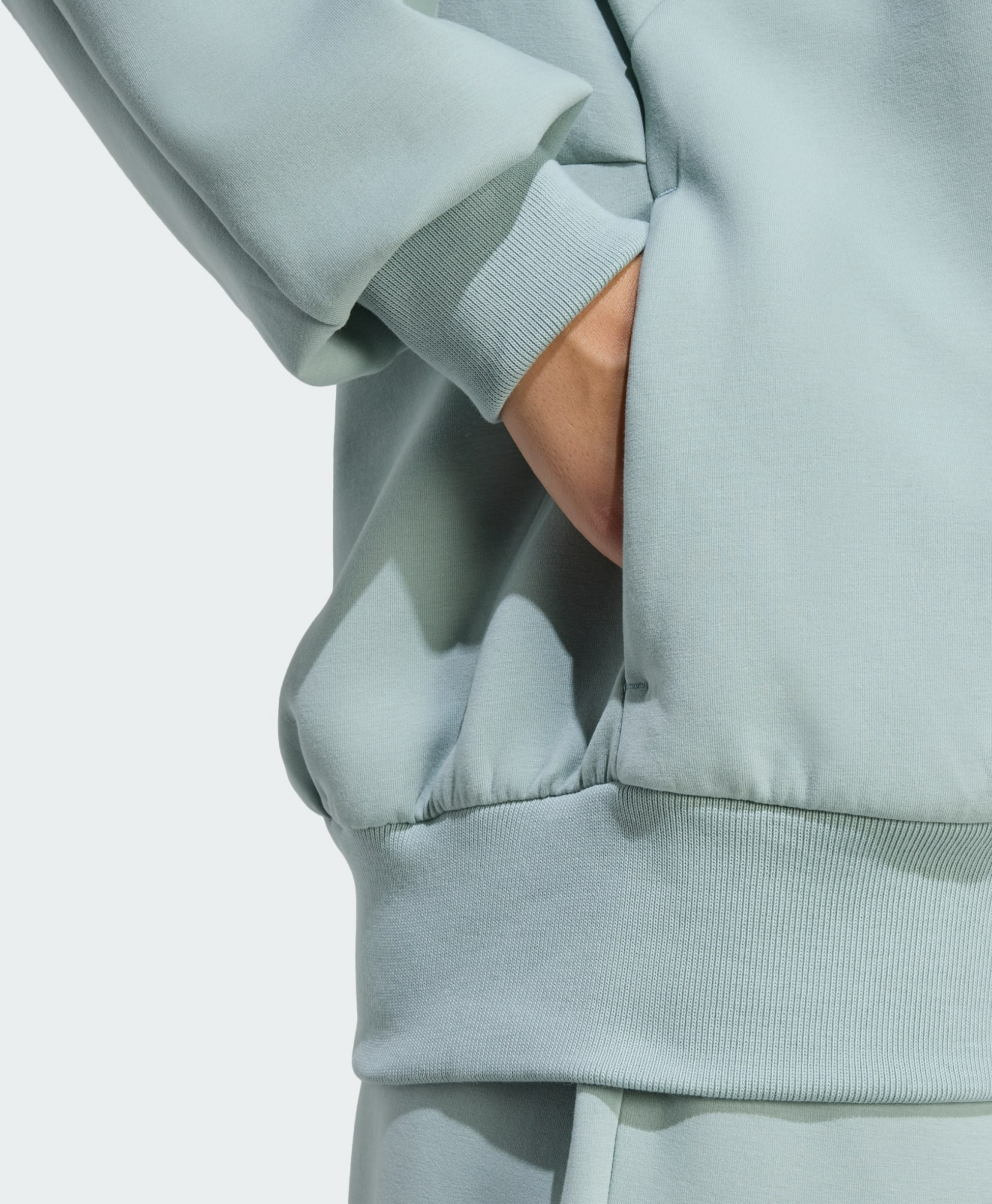 ADIDAS, Adidas Soft Lux-tröja Med Lös Passform Och Hel Dragkedja