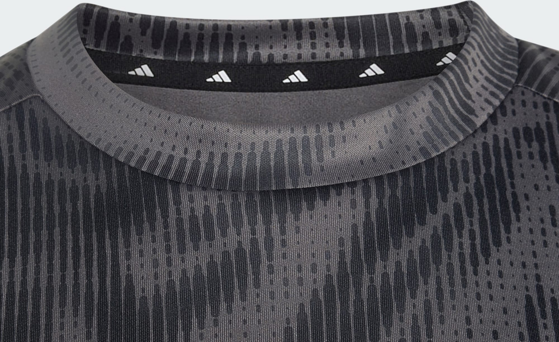 ADIDAS, Adidas Sport Icons T-shirt Med Helt&auml;ckande Grafik