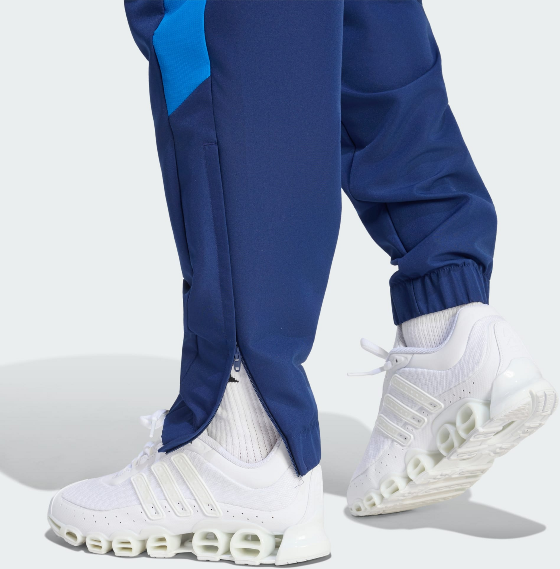 ADIDAS, Adidas Tiro 26 Essentials Byxor I V&auml;vt Material