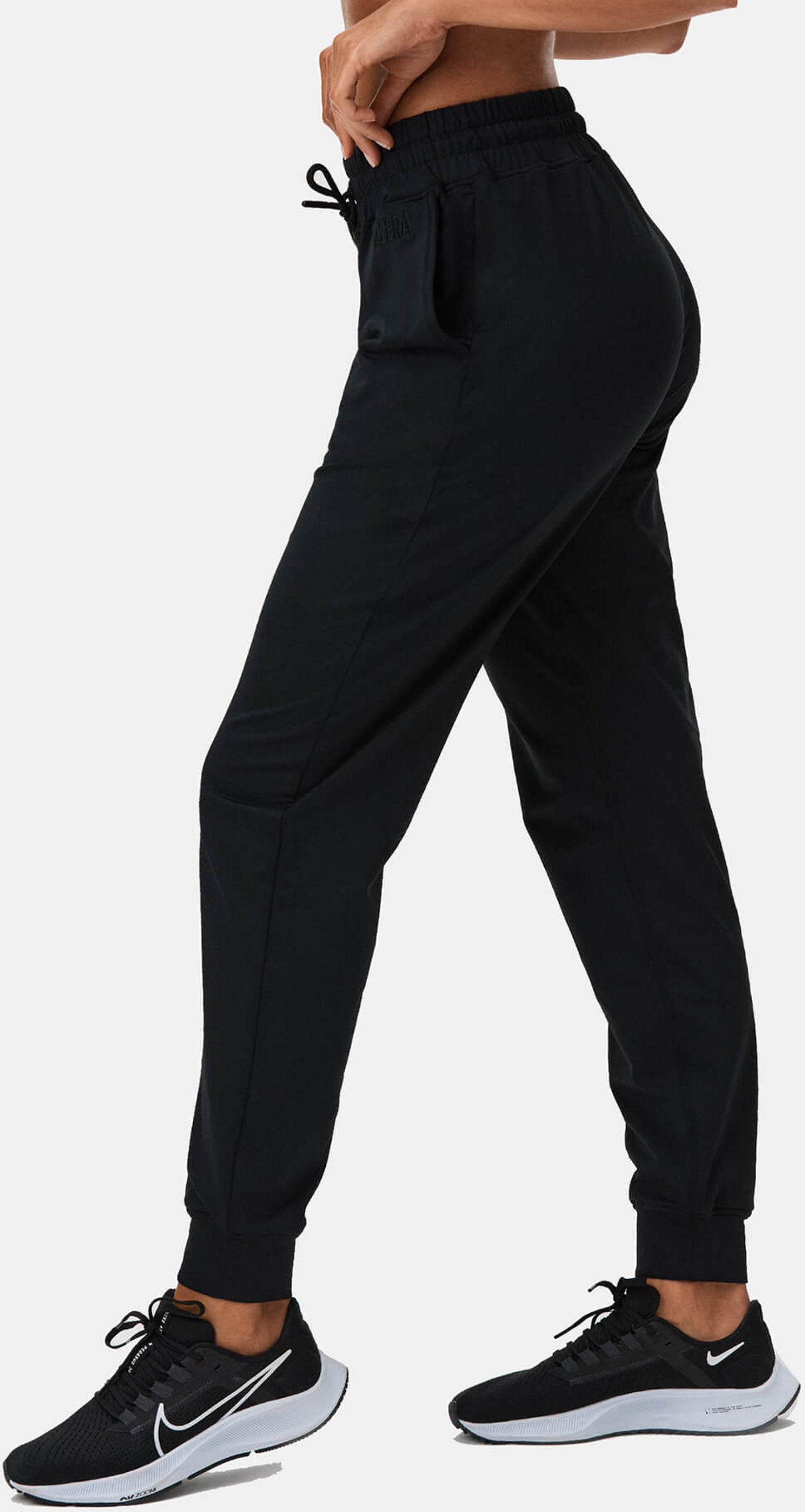 ALERA, Aesthetic Jogger