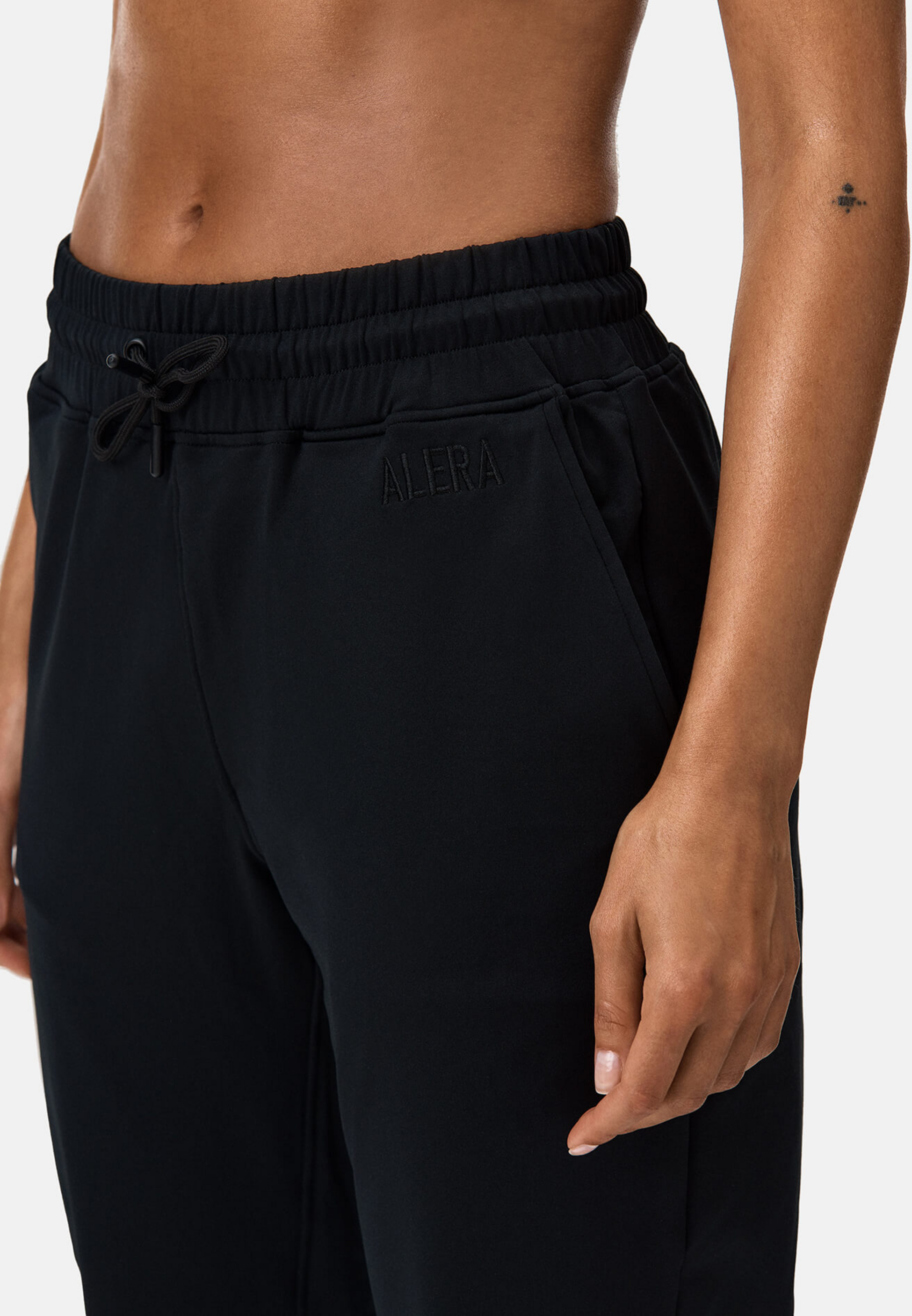 ALERA, Aesthetic Jogger