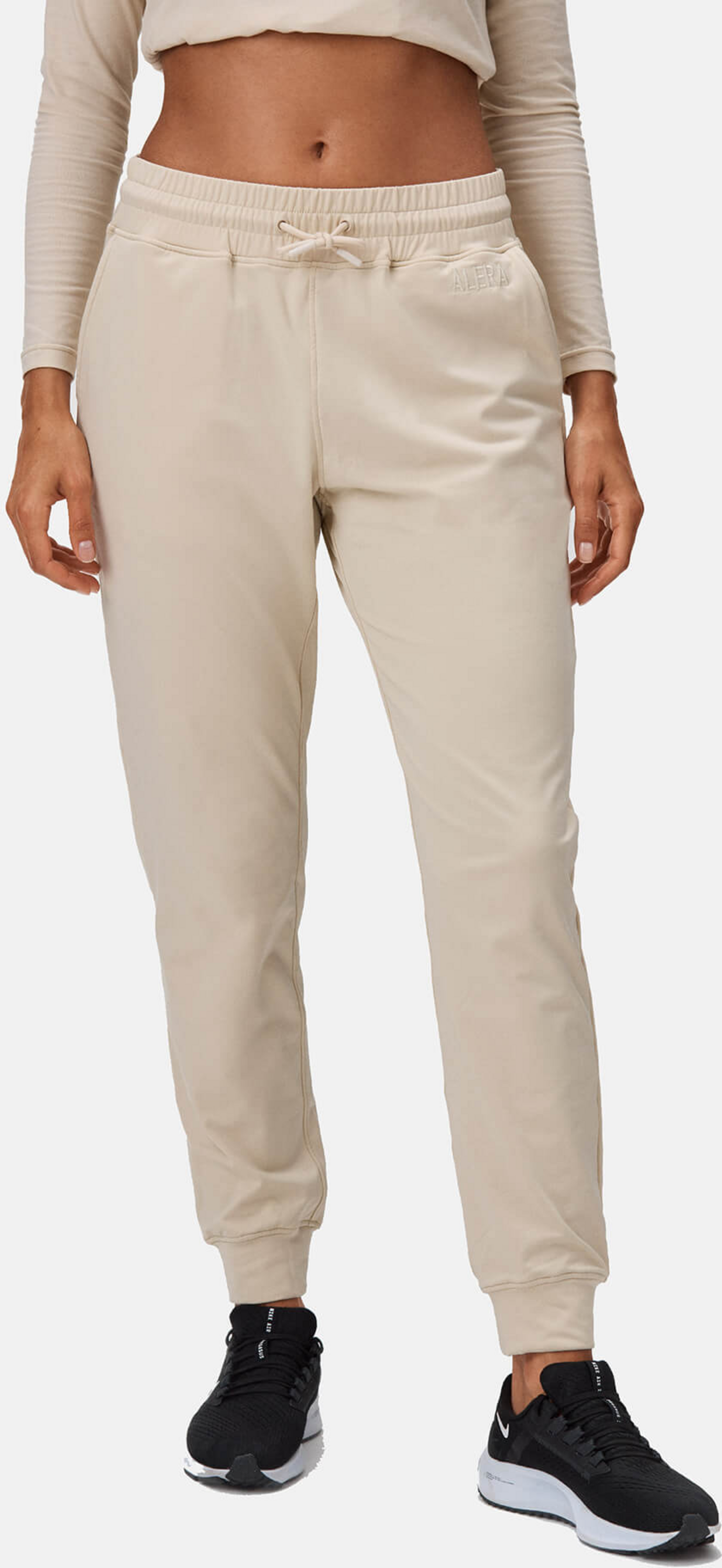 ALERA, Aesthetic Jogger