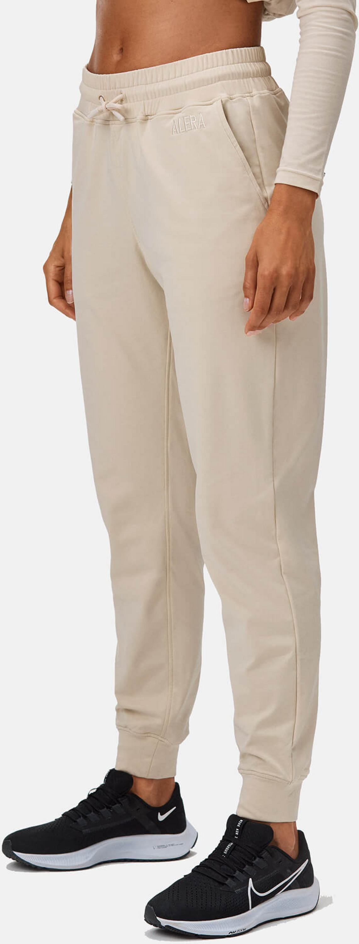 ALERA, Aesthetic Jogger